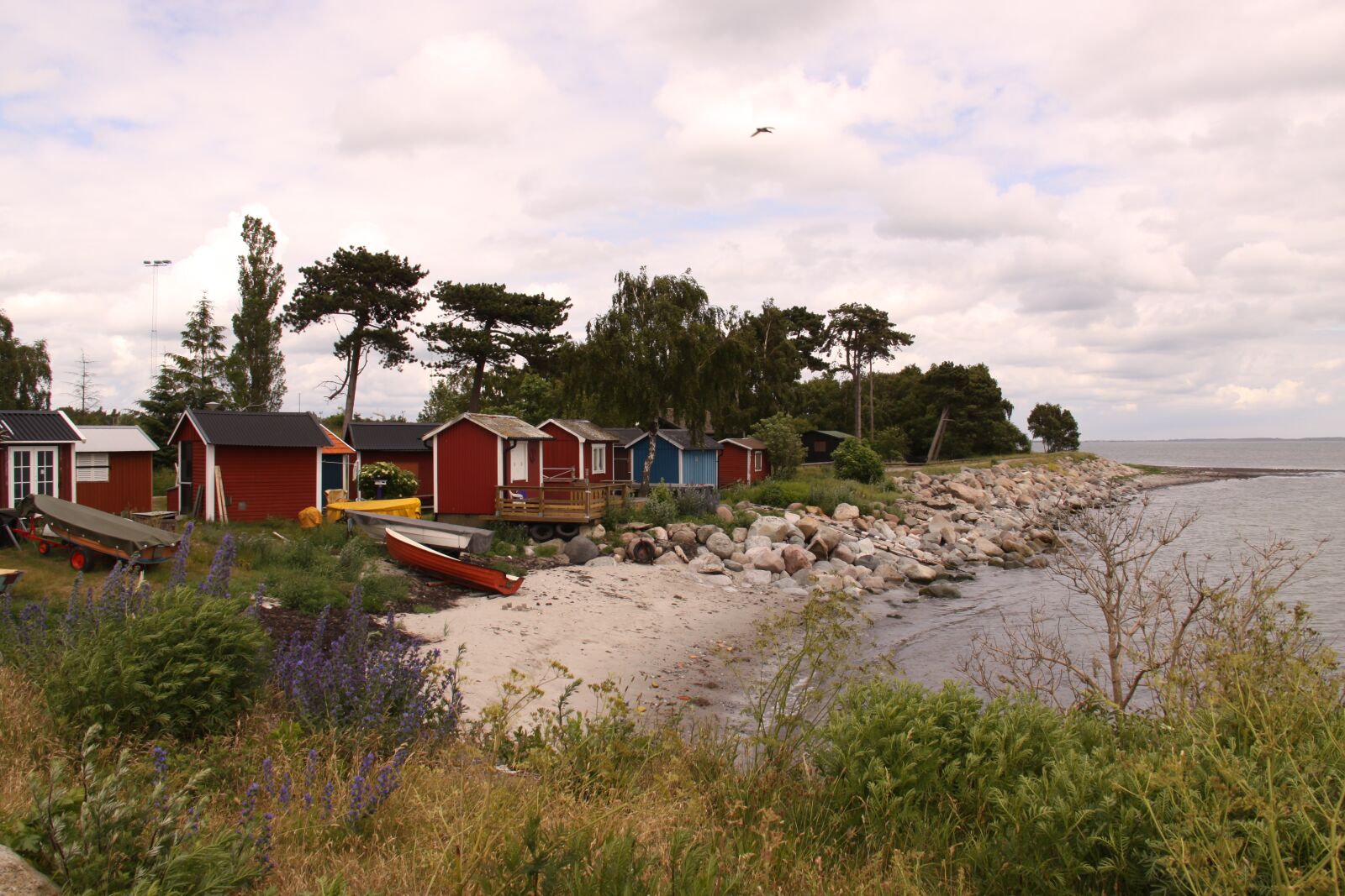 Canon EOS 50D sample photo. Fishing huts, sheds, beach photography