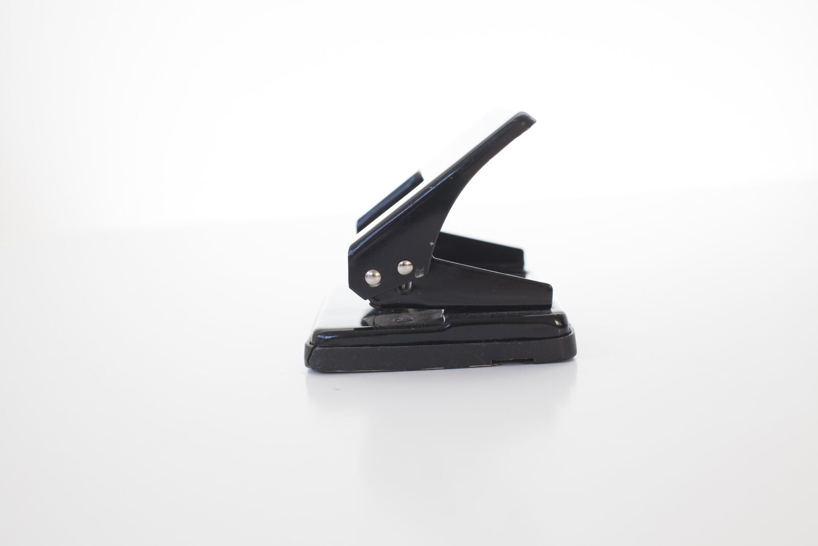Canon EOS 5D Mark II sample photo. Equipment, isolated, steel photography