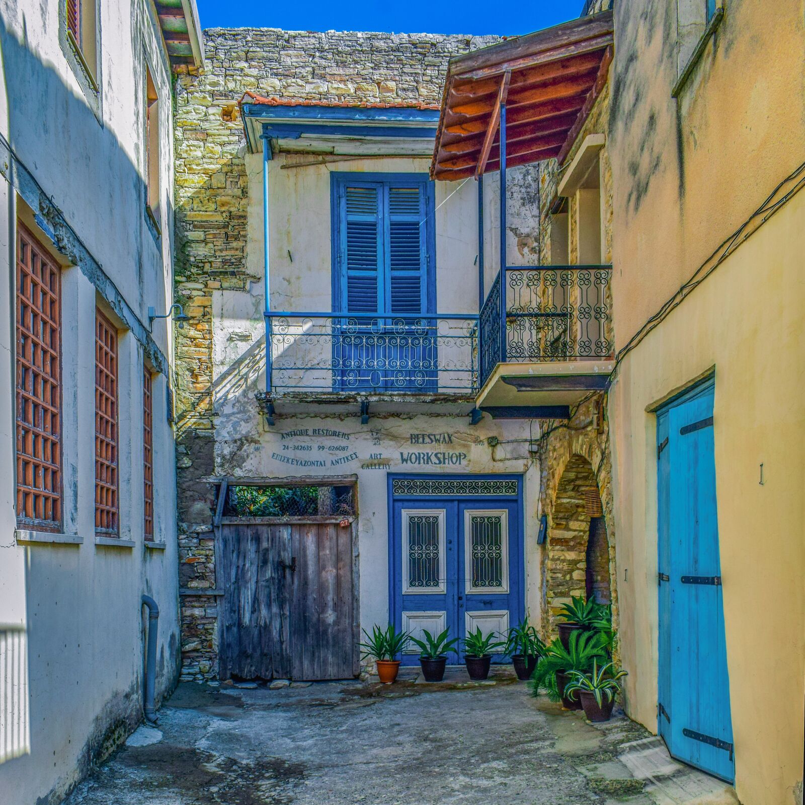 Nikon D3300 sample photo. Backstreet, alley, architecture photography