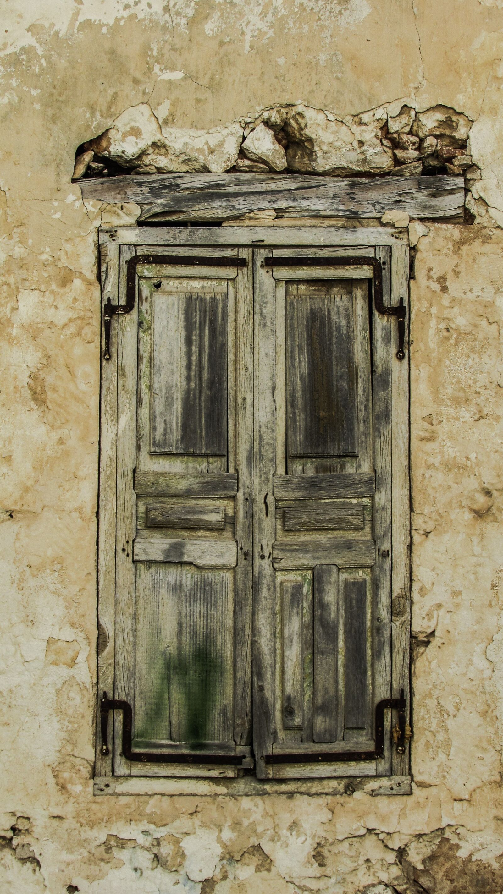 Canon PowerShot SX400 IS sample photo. Window, wooden, old photography