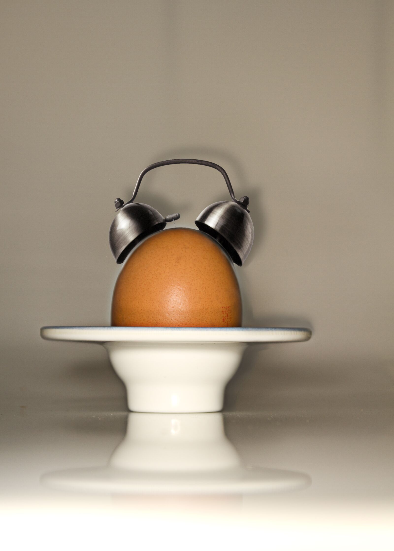 Canon EOS 7D sample photo. Egg, alarm clock, arouse photography