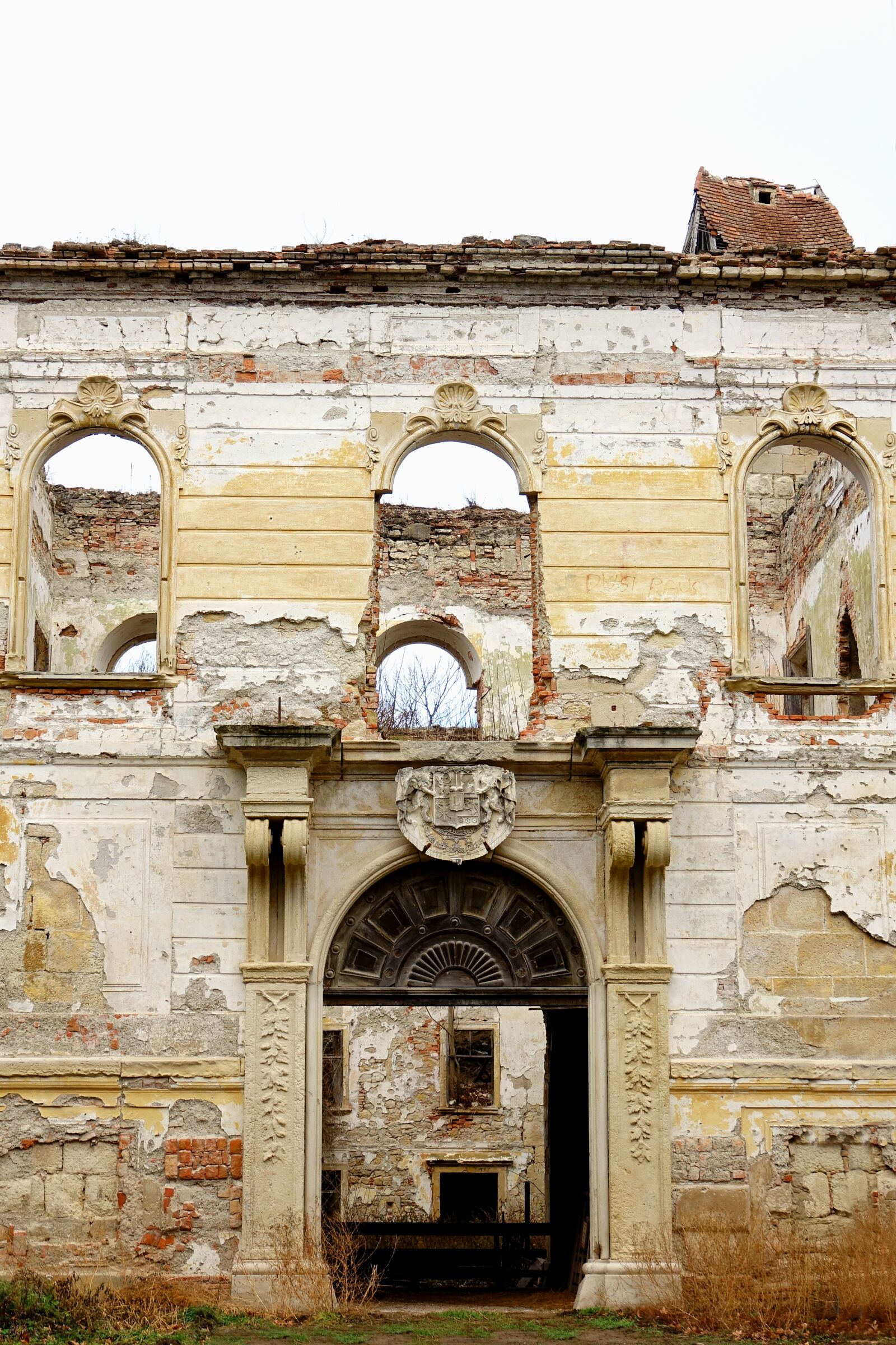 Sony Cyber-shot DSC-RX10 III sample photo. Ruin, architecture, old photography