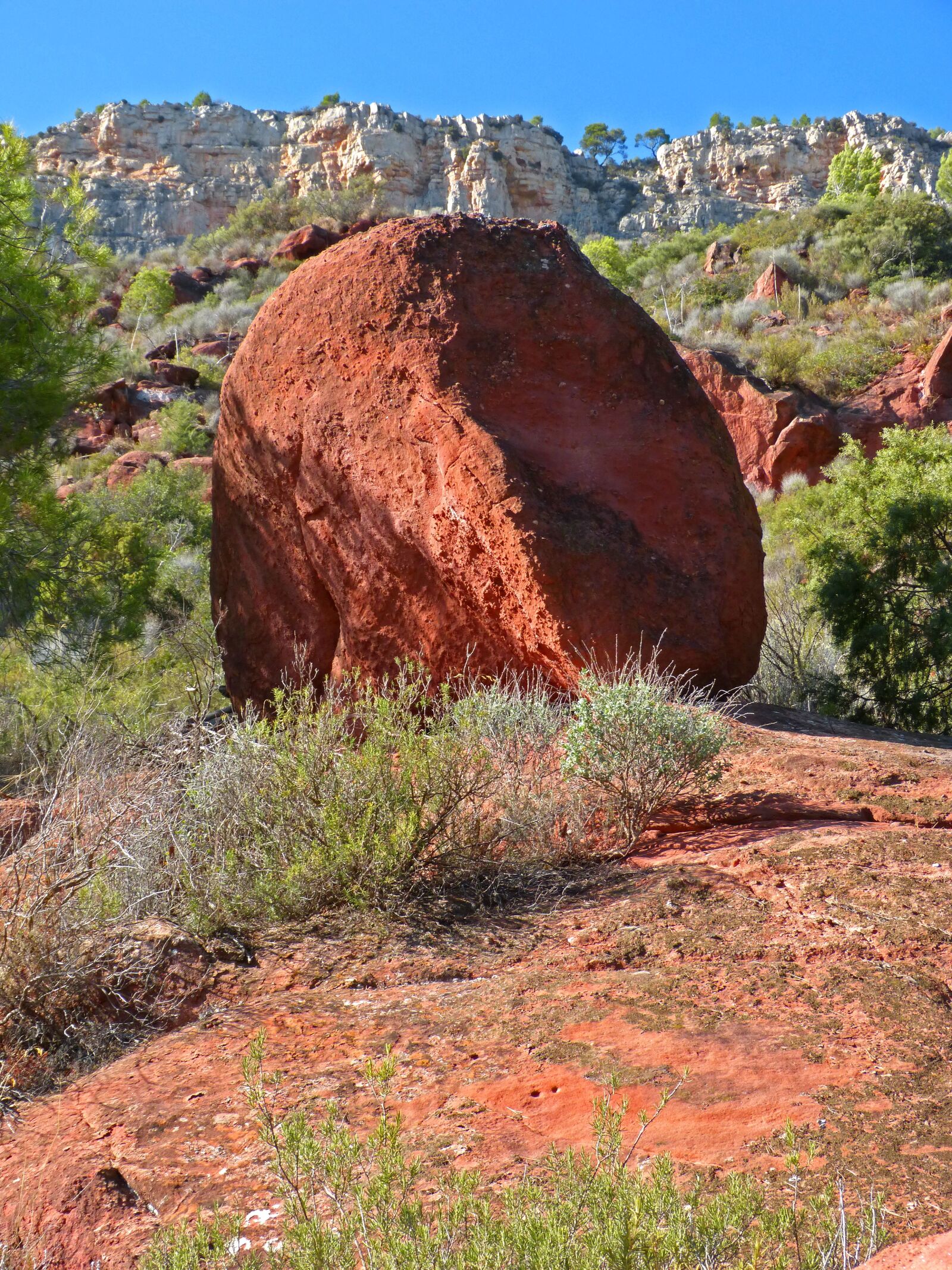 Panasonic DMC-FZ62 sample photo. Rock, red sandstone, mountain photography