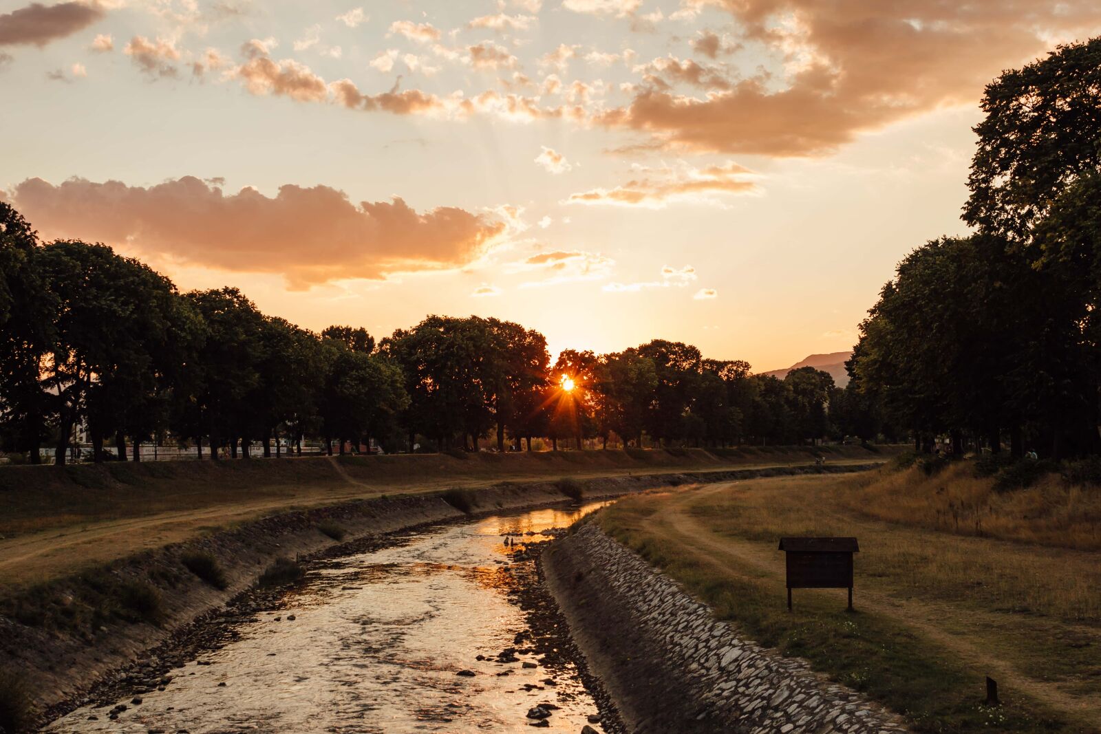 Canon EF-S 18-55mm F3.5-5.6 IS sample photo. Riverbed, sunset, riverbank, national photography
