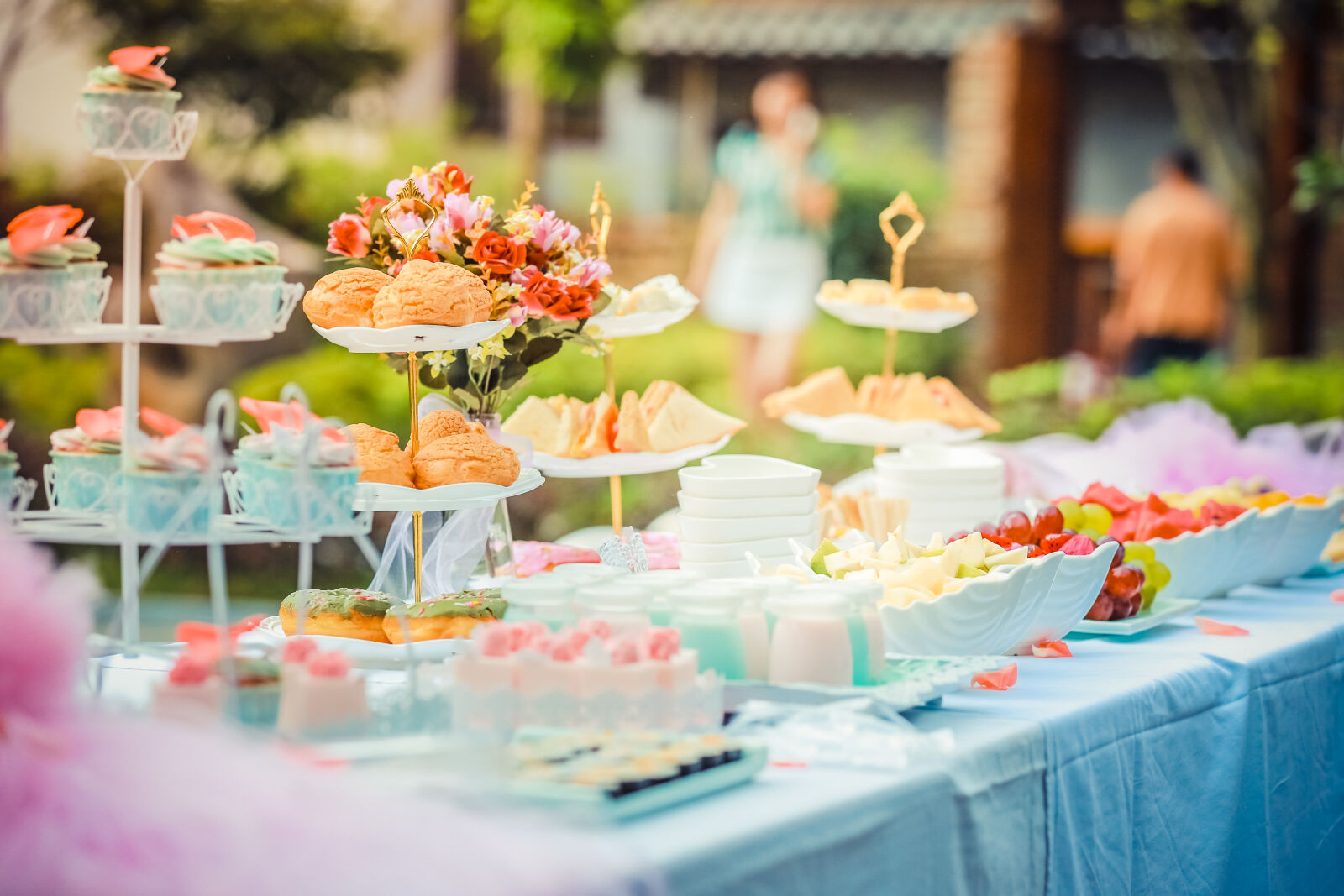 Canon EF 70-200mm F2.8L IS II USM sample photo. Celebration, colorful, colourful, cupcakes photography