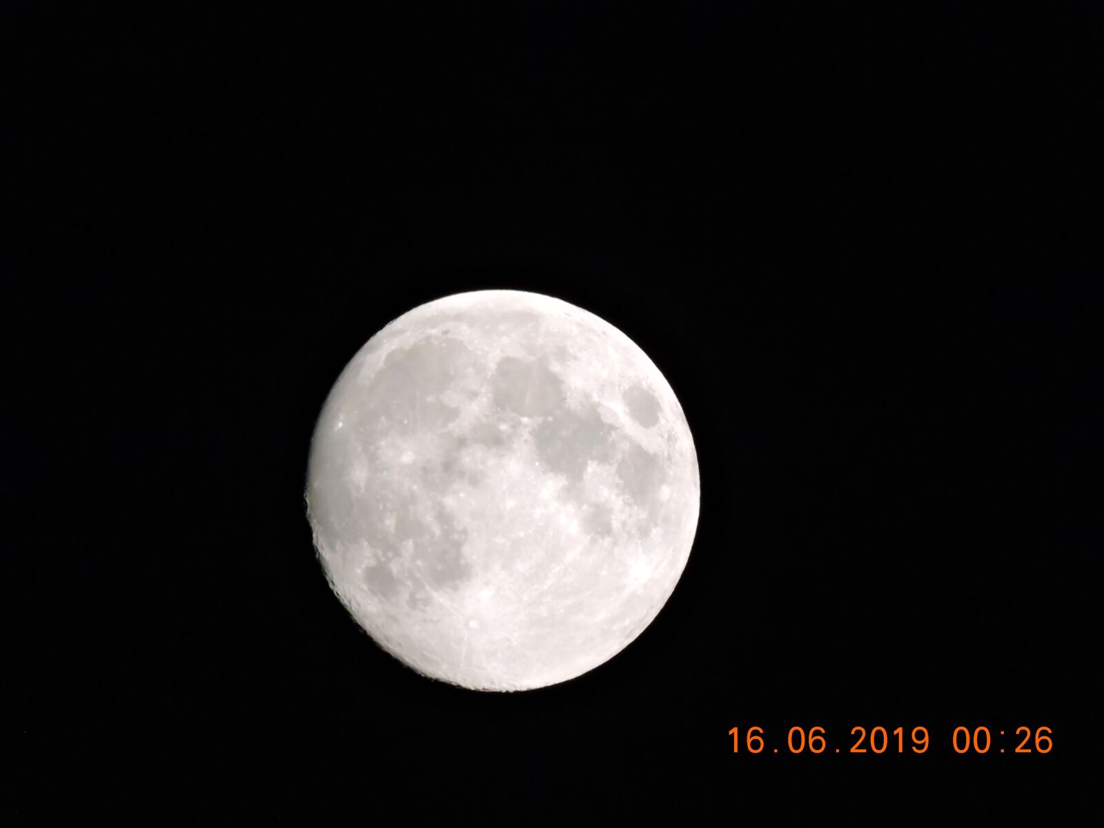 Nikon Coolpix P600 sample photo. Moon, light, night photography