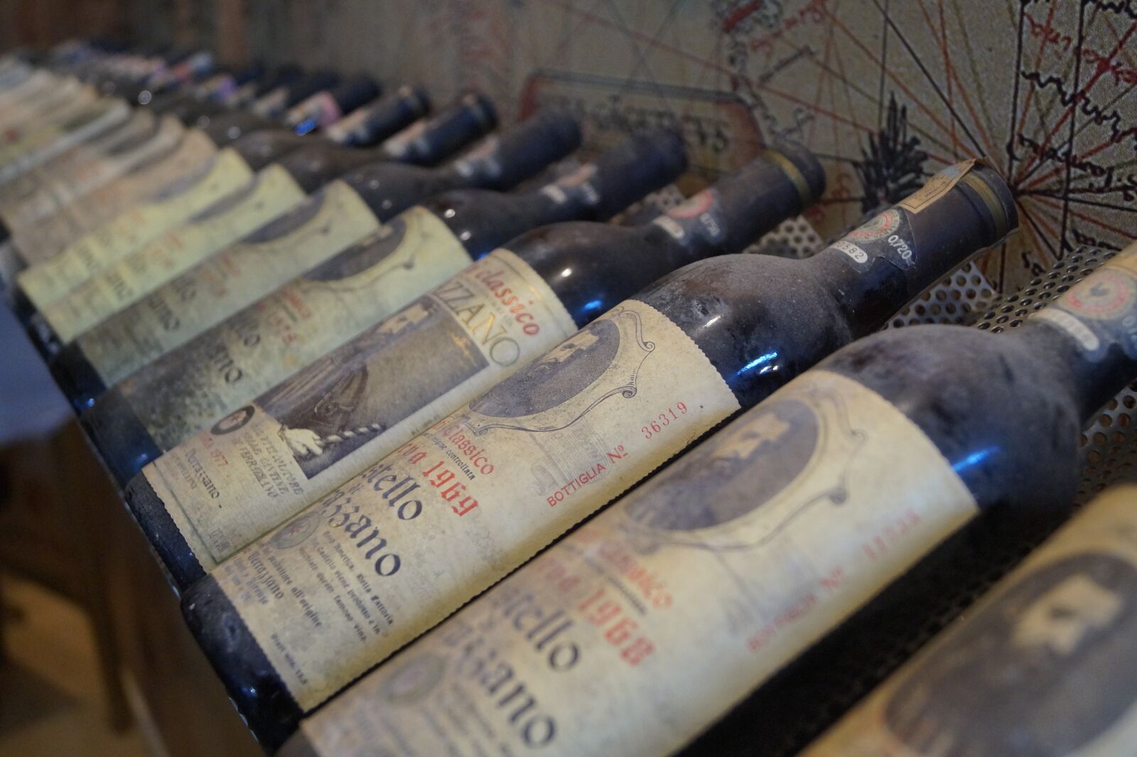 Sony DT 18-55mm F3.5-5.6 SAM II sample photo. Wine, bottles, wine bottles photography