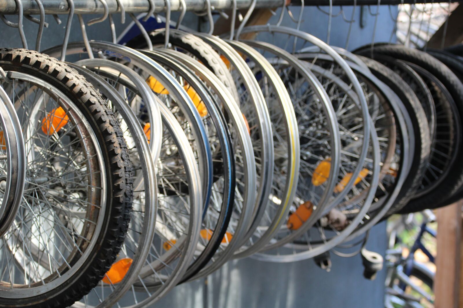 Canon EOS 1200D (EOS Rebel T5 / EOS Kiss X70 / EOS Hi) sample photo. Bike, wheels, wheel photography