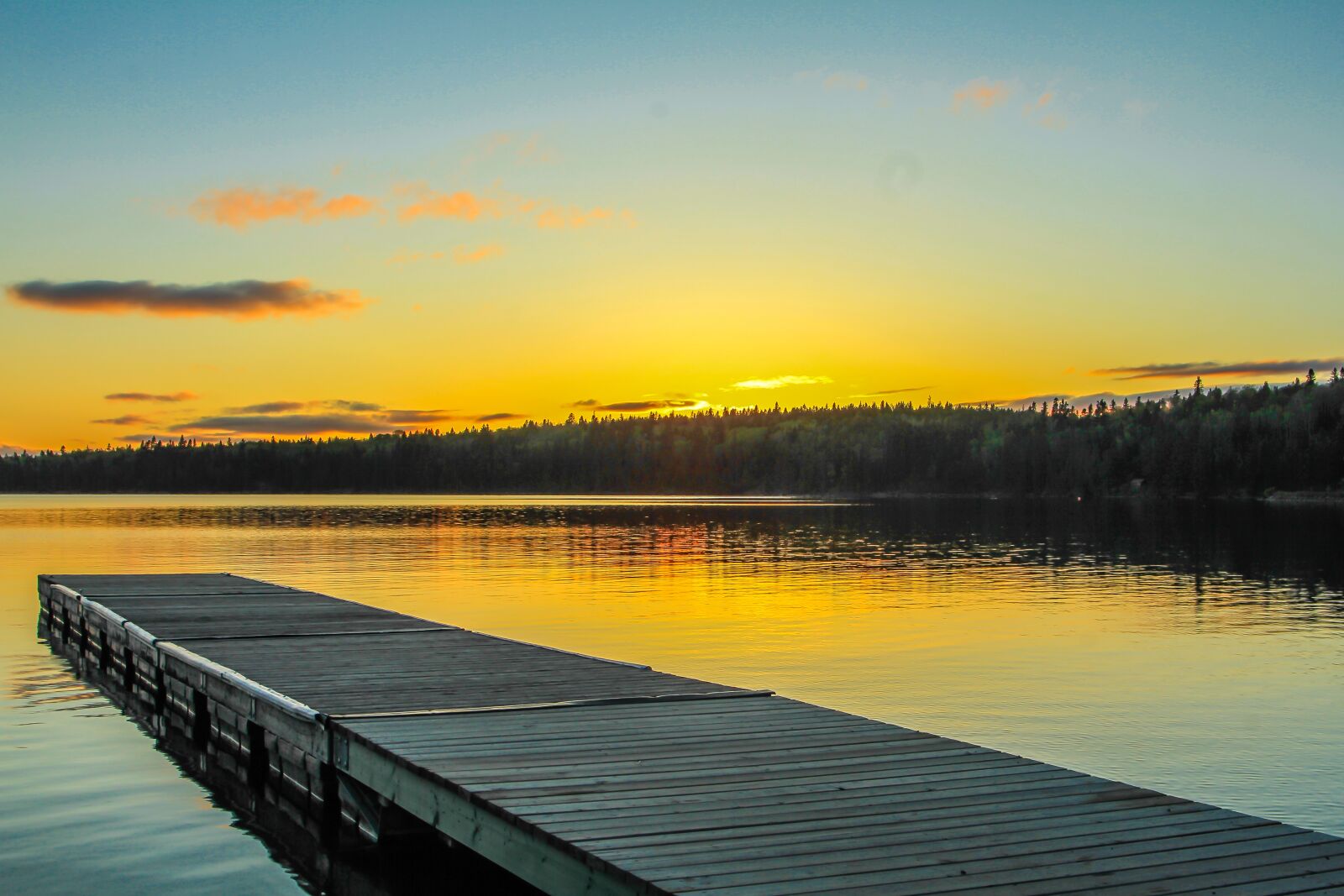 Canon EOS 550D (EOS Rebel T2i / EOS Kiss X4) sample photo. Clear lake, sunset, national photography