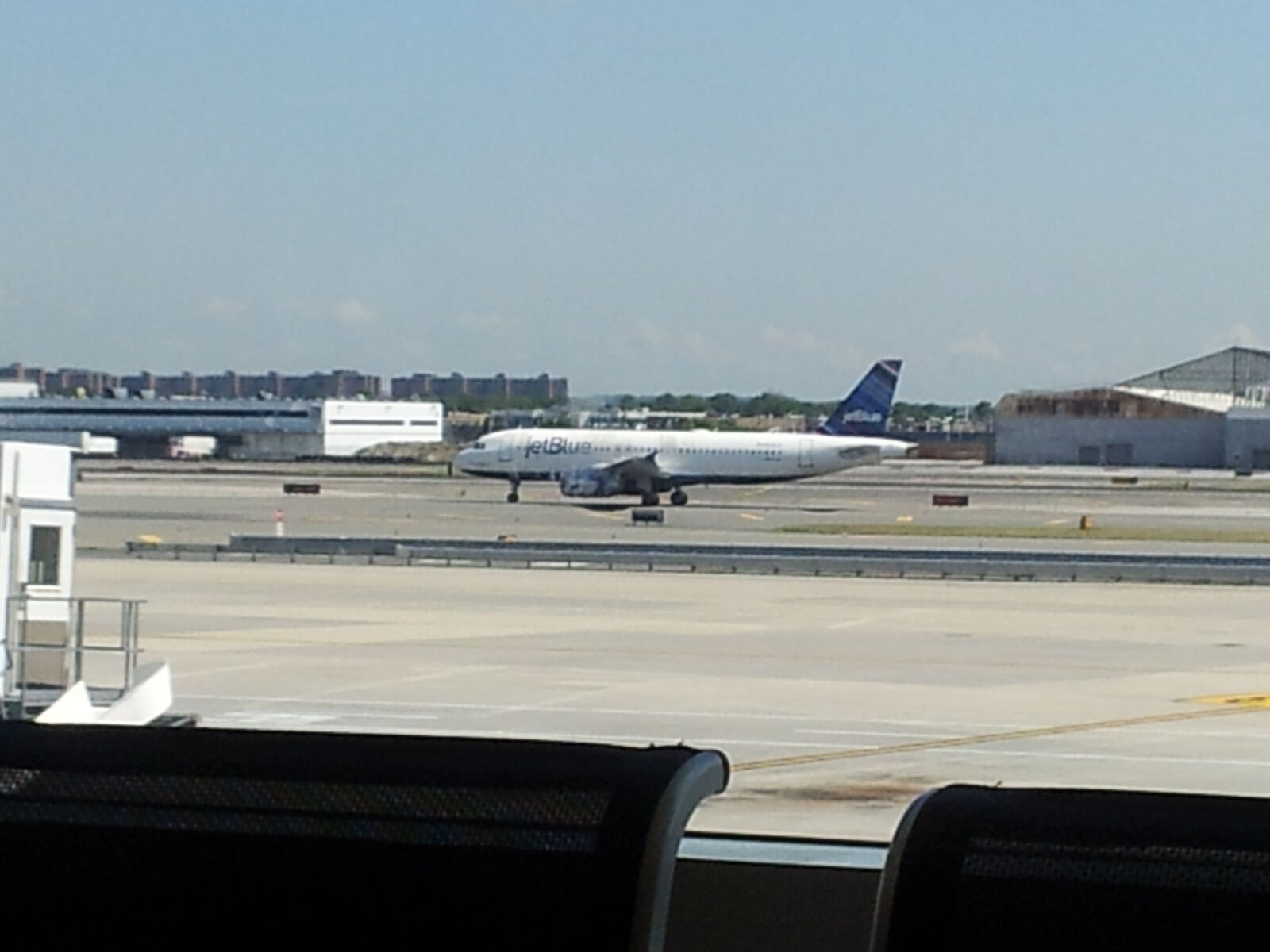 Samsung Galaxy S2 sample photo. Plane photography
