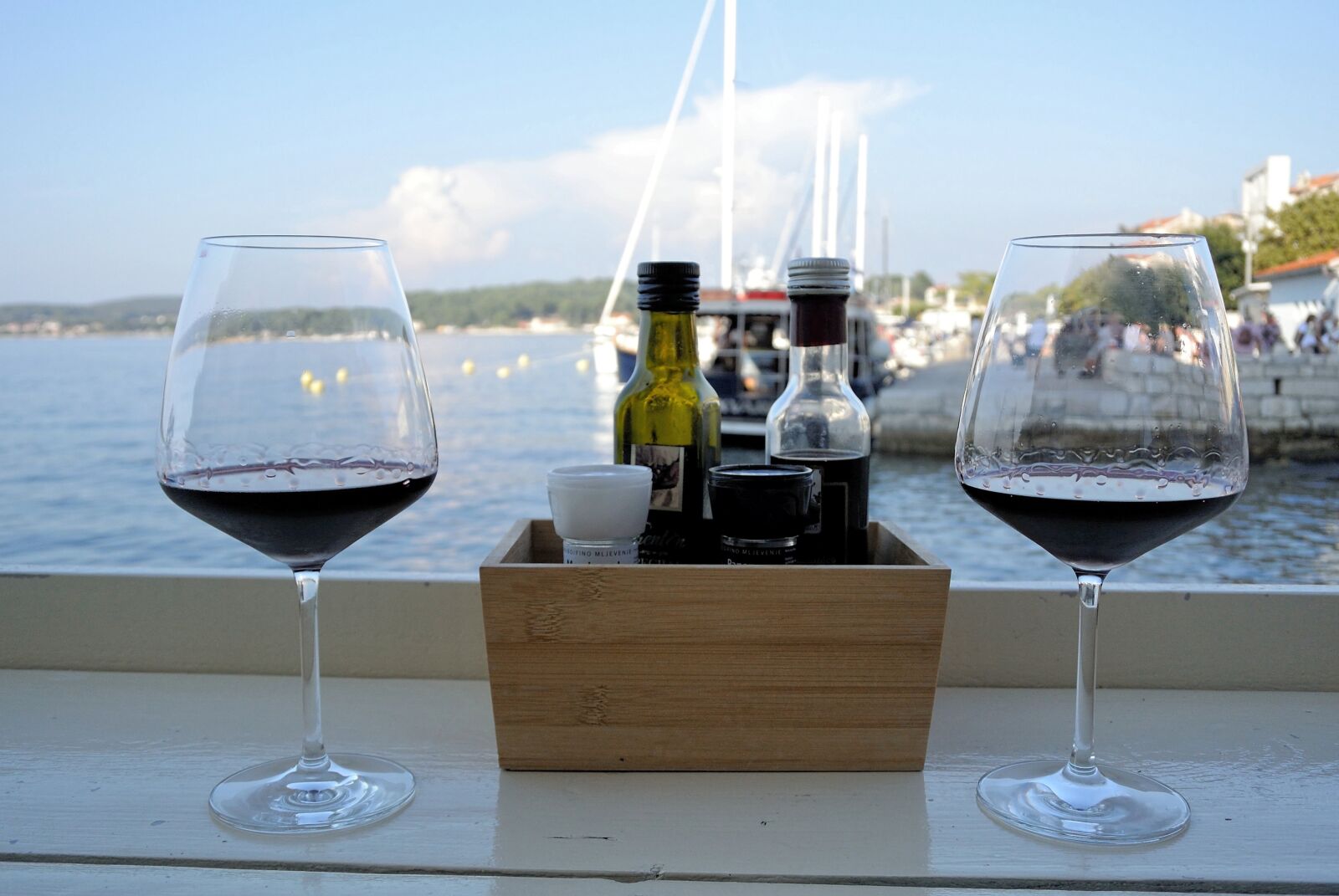 Nikon 1 V1 sample photo. Wine, sea, summer photography