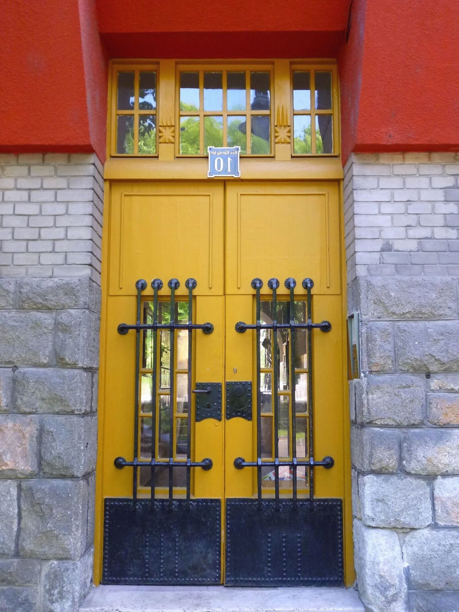 Panasonic Lumix DMC-S1 sample photo. Front door, window, lattice photography