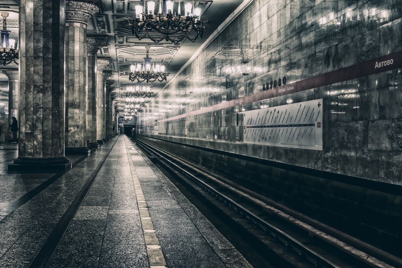 Nikon D3300 sample photo. Platform, metro, railway station photography