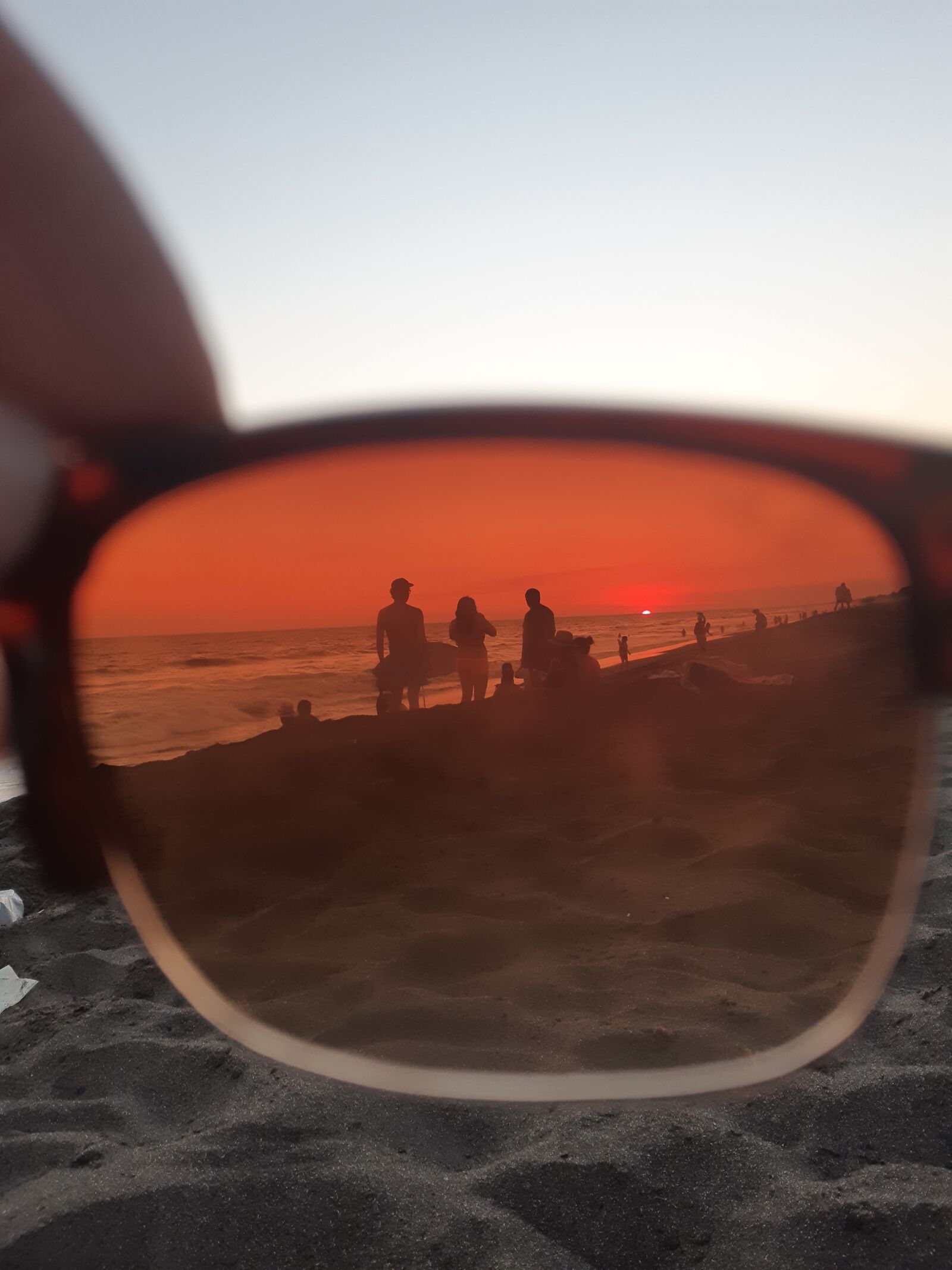 Samsung Galaxy A8(2018) sample photo. Sunset, glasses, beach photography