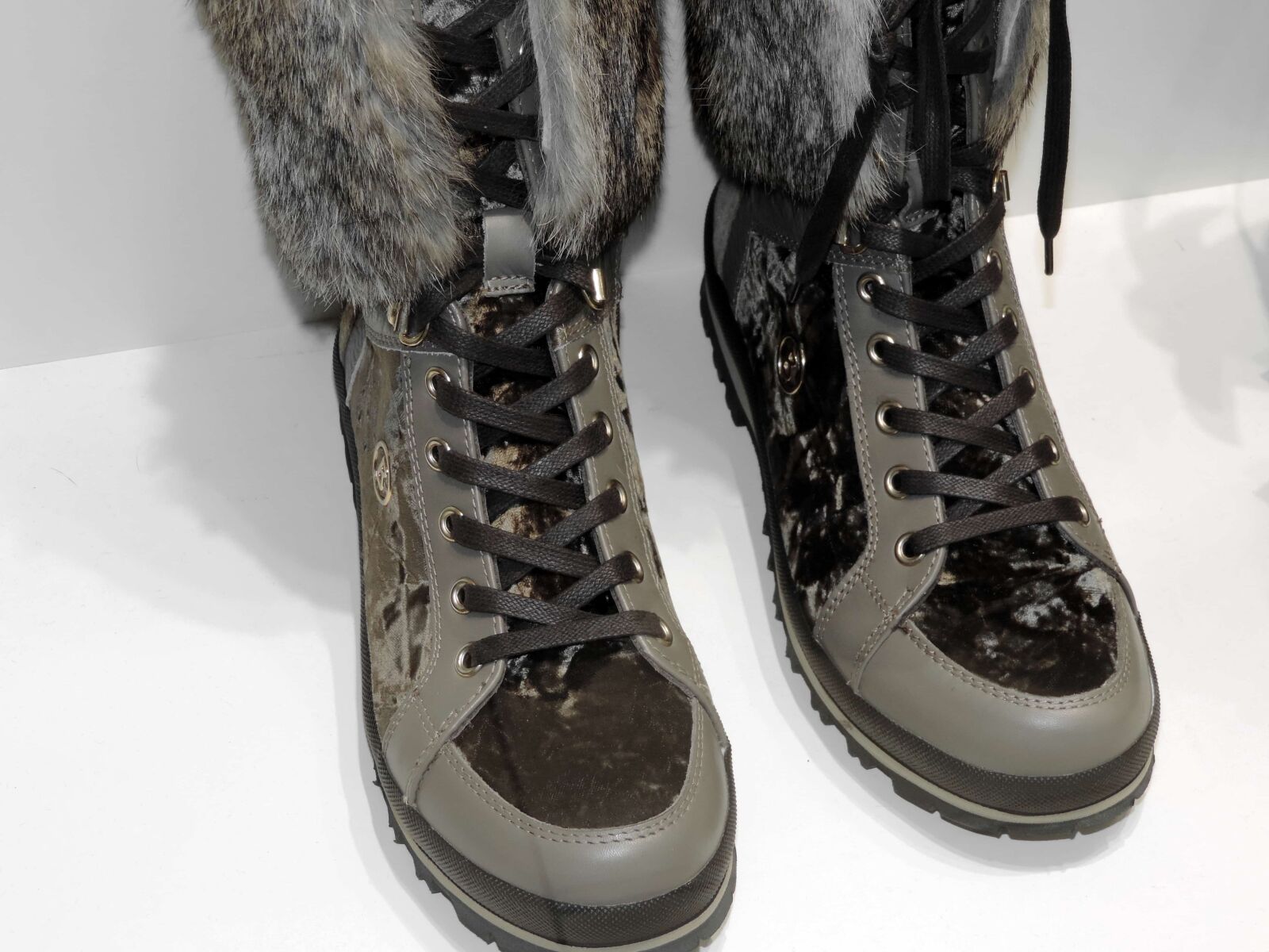 Nikon Coolpix P520 sample photo. Boots, pair, footwear, shoe photography