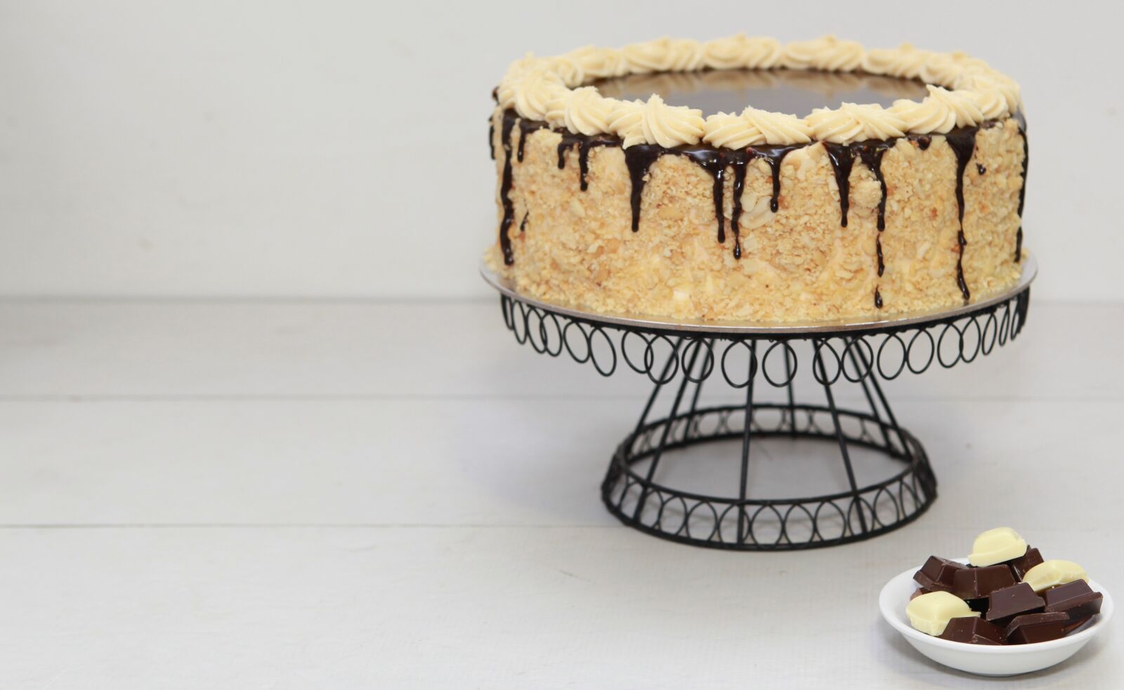 Canon EOS 5D Mark II sample photo. Cake, chocolate, cake stand photography