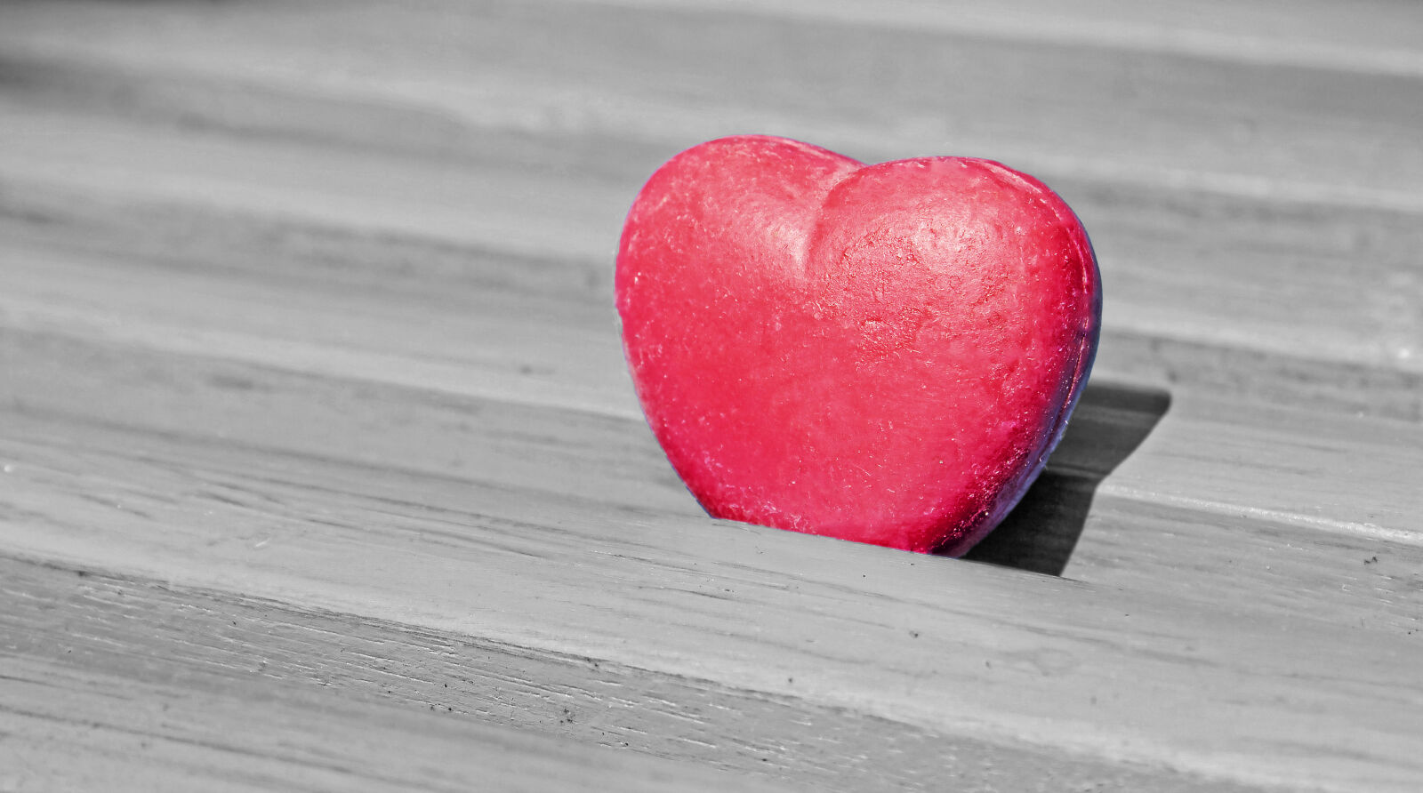 Canon EOS 1100D (EOS Rebel T3 / EOS Kiss X50) sample photo. Beautiful, happy, heart, love photography