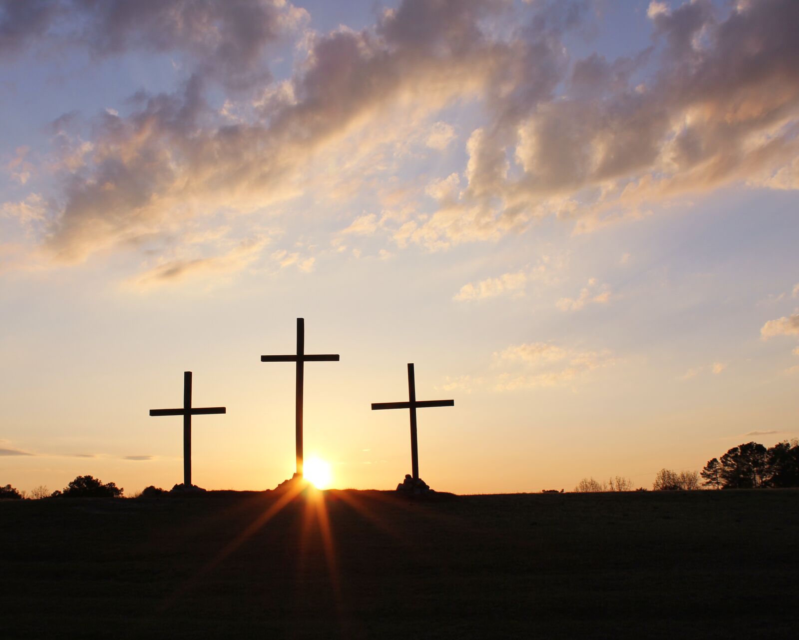 Canon EOS 550D (EOS Rebel T2i / EOS Kiss X4) sample photo. Easter, crosses, easter sunday photography