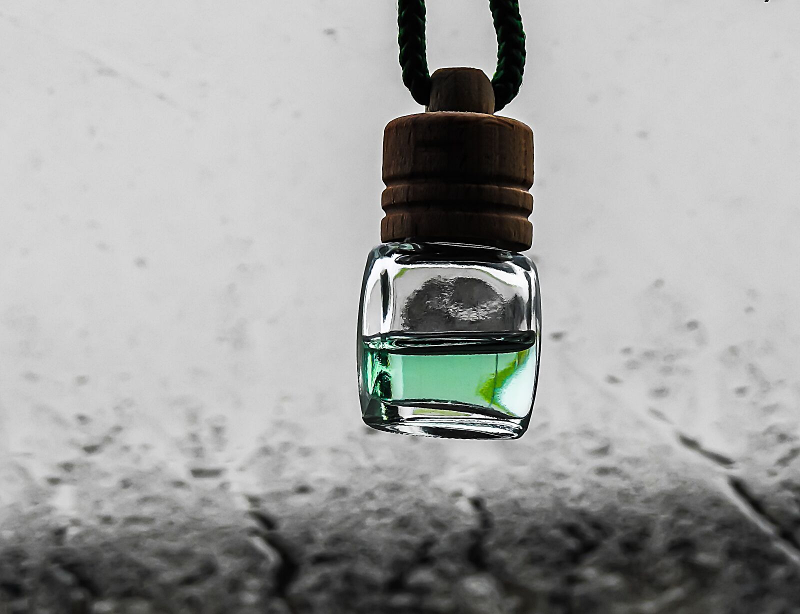 Nikon Coolpix P900 sample photo. Bottle, green, glass photography