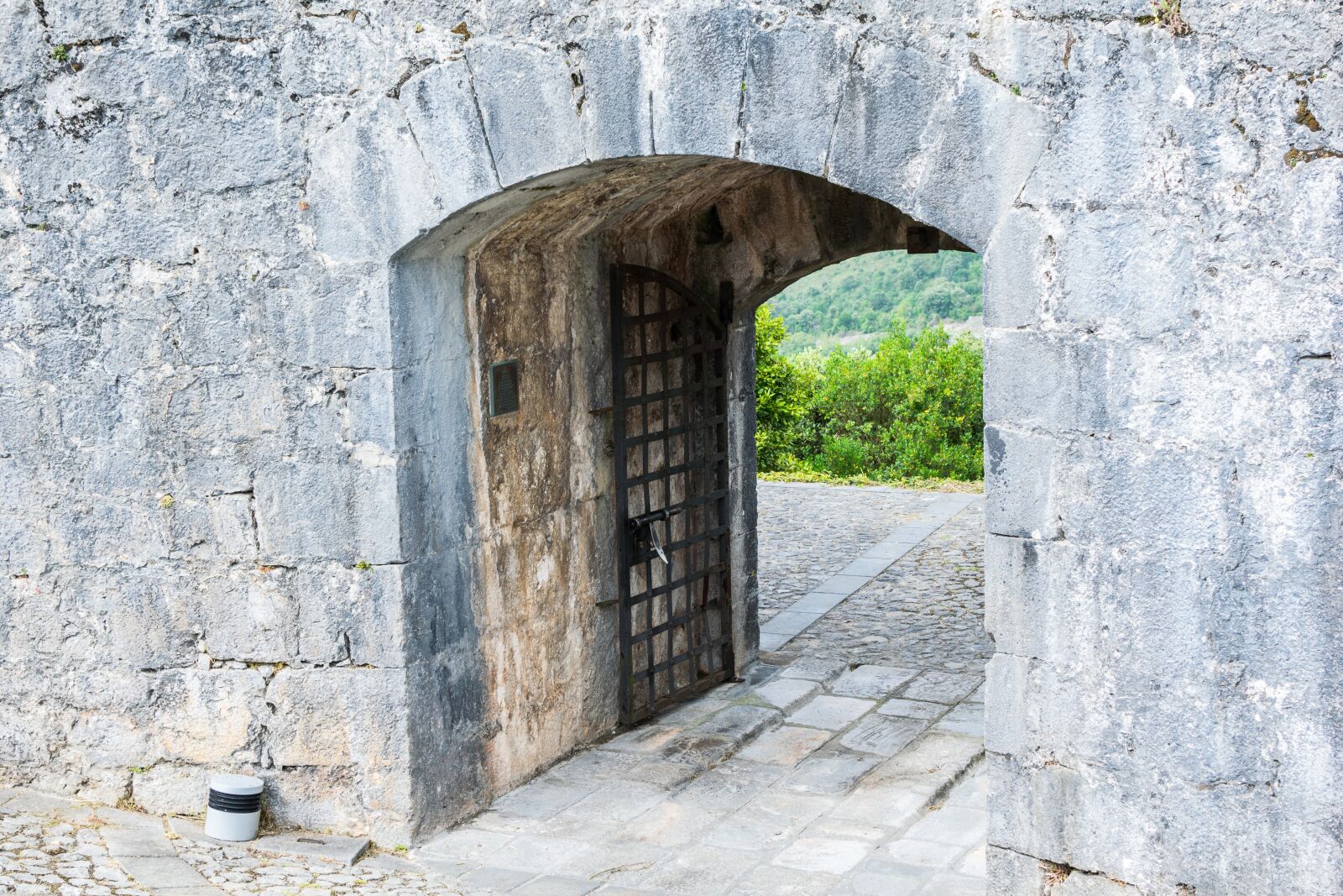 Nikon D5300 sample photo. Door, castle, age photography