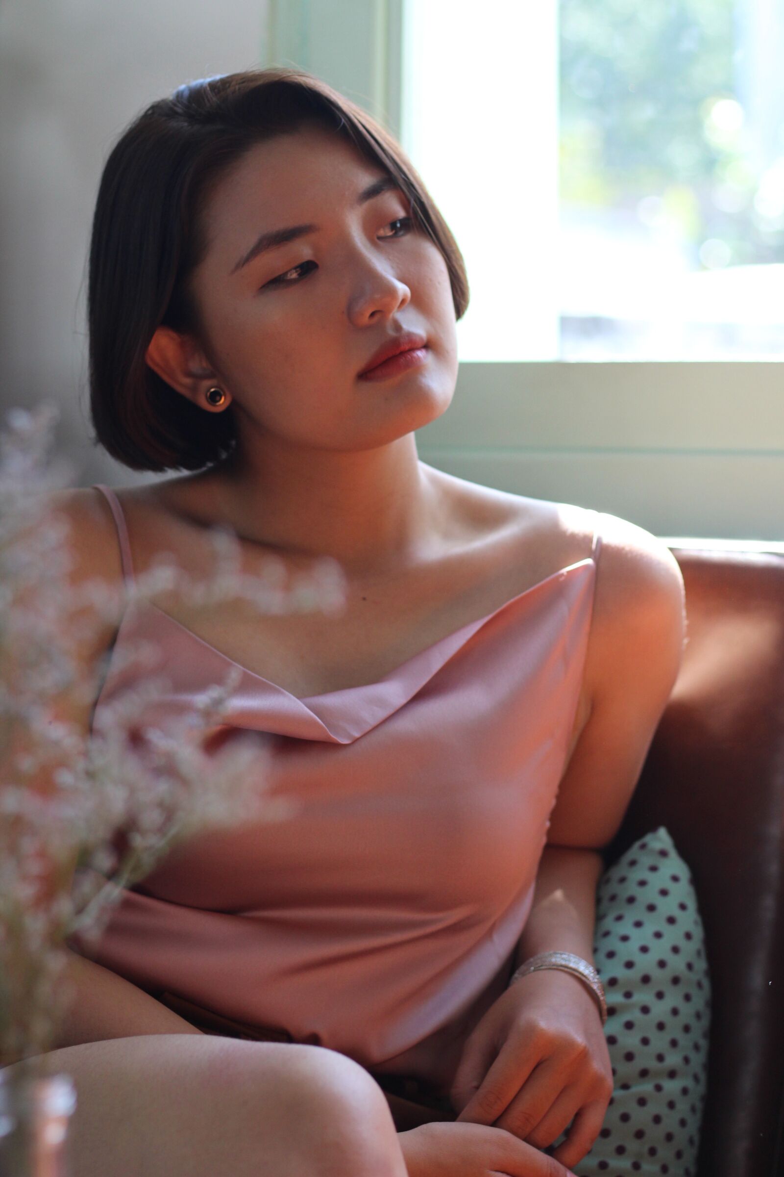 Canon EOS 1300D (EOS Rebel T6 / EOS Kiss X80) + Canon EF 50mm F1.8 STM sample photo. Vietnamese, asia, lady photography