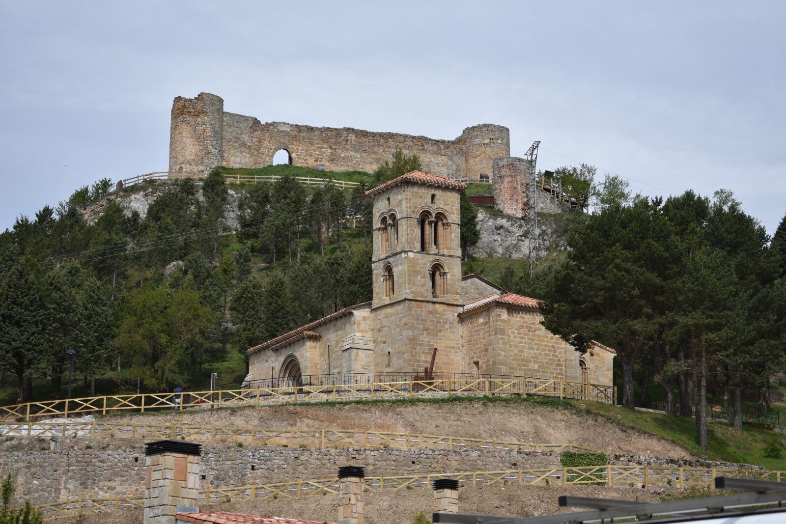 Nikon D3400 sample photo. Aguilar de campoo, castle photography
