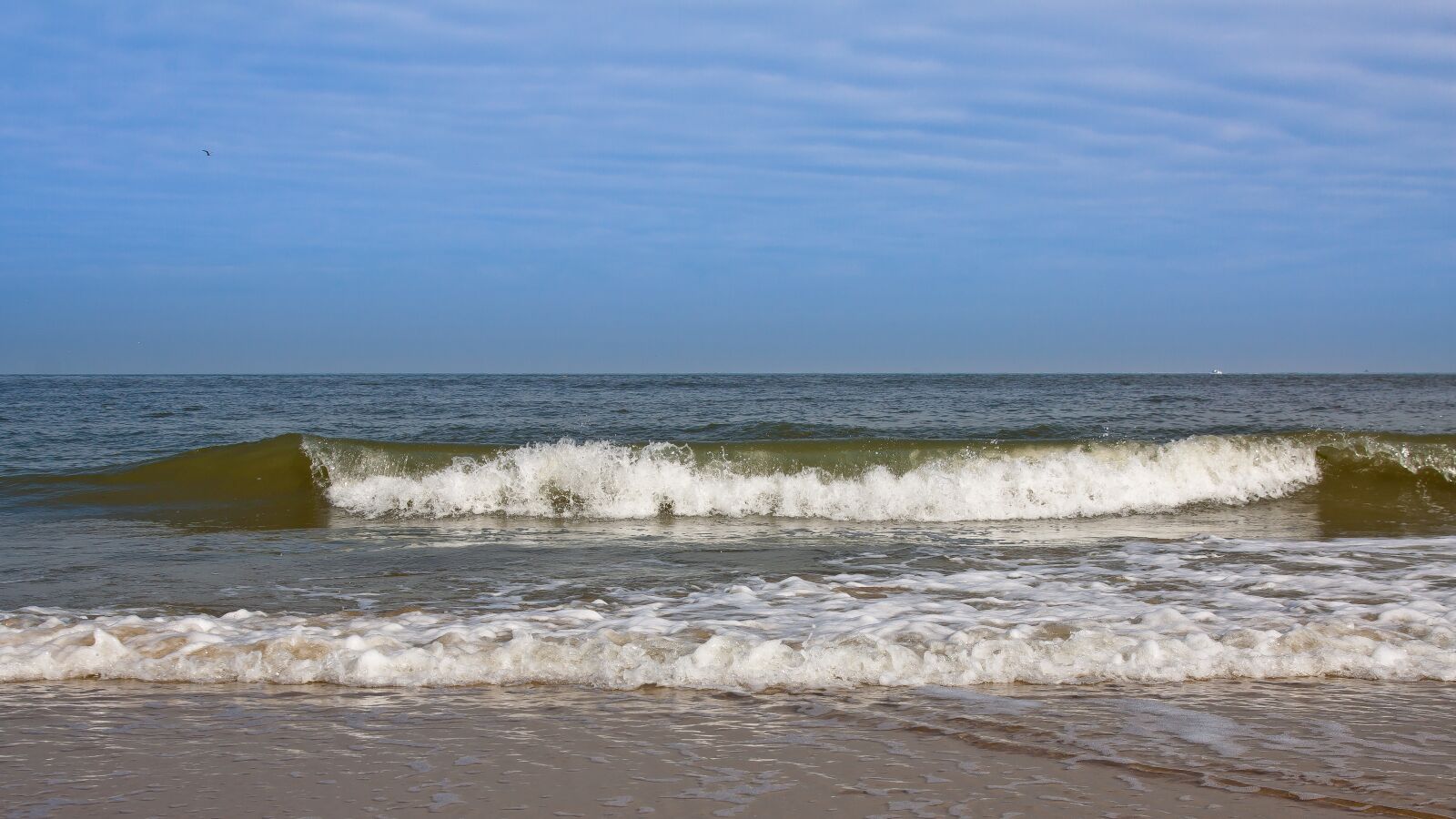 Canon EOS 50D + Canon EF 24-105mm F4L IS USM sample photo. Wave, beach, water photography
