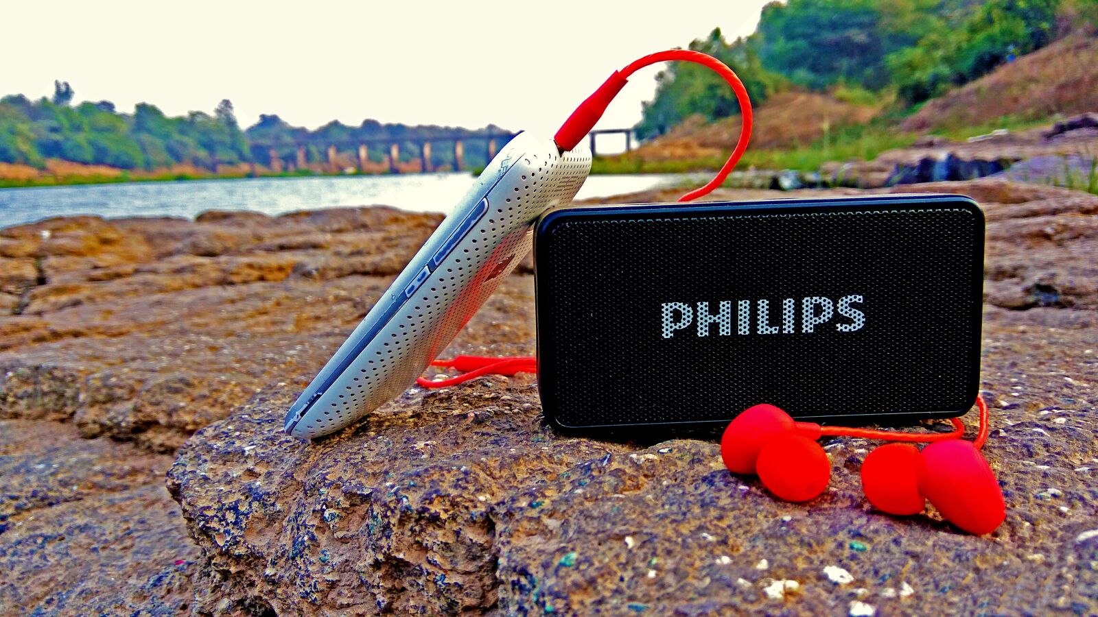 Xiaomi Redmi Note3 sample photo. Music, love, river photography