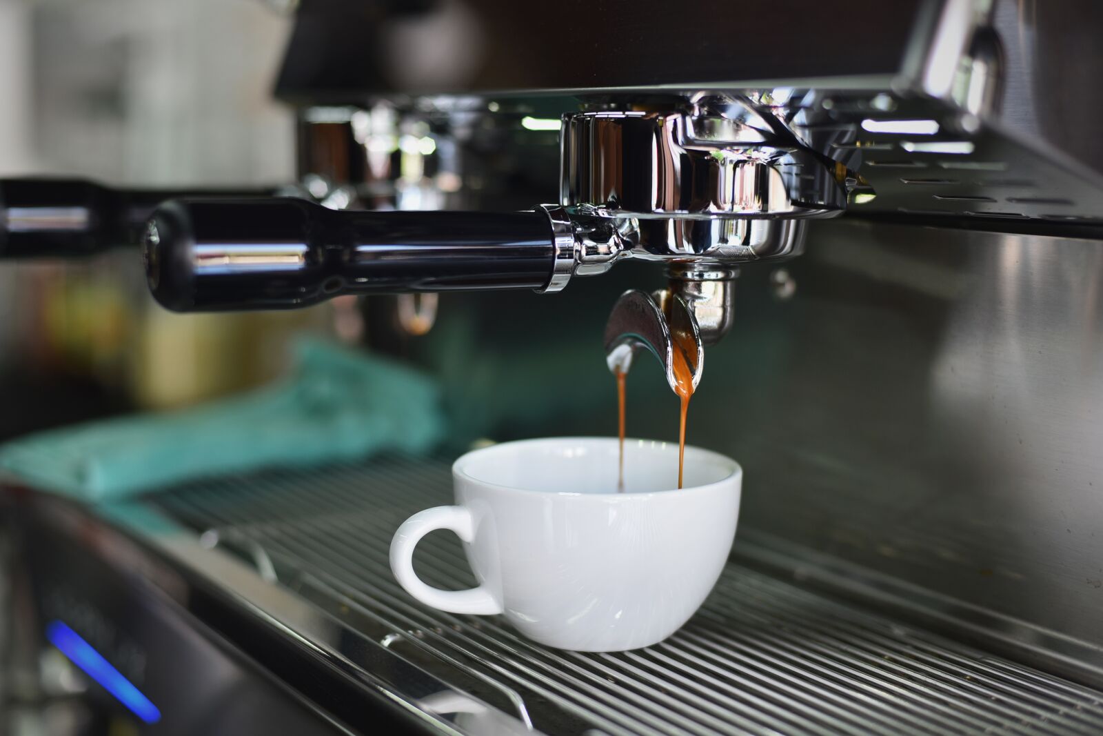 Nikon D750 sample photo. Coffee, cafe, wood photography