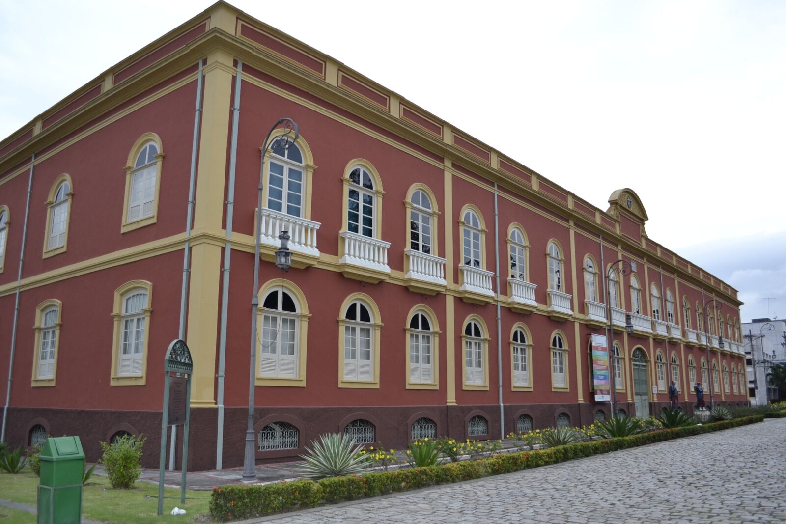 Nikon D3100 sample photo. Tourism, manaus, square police photography