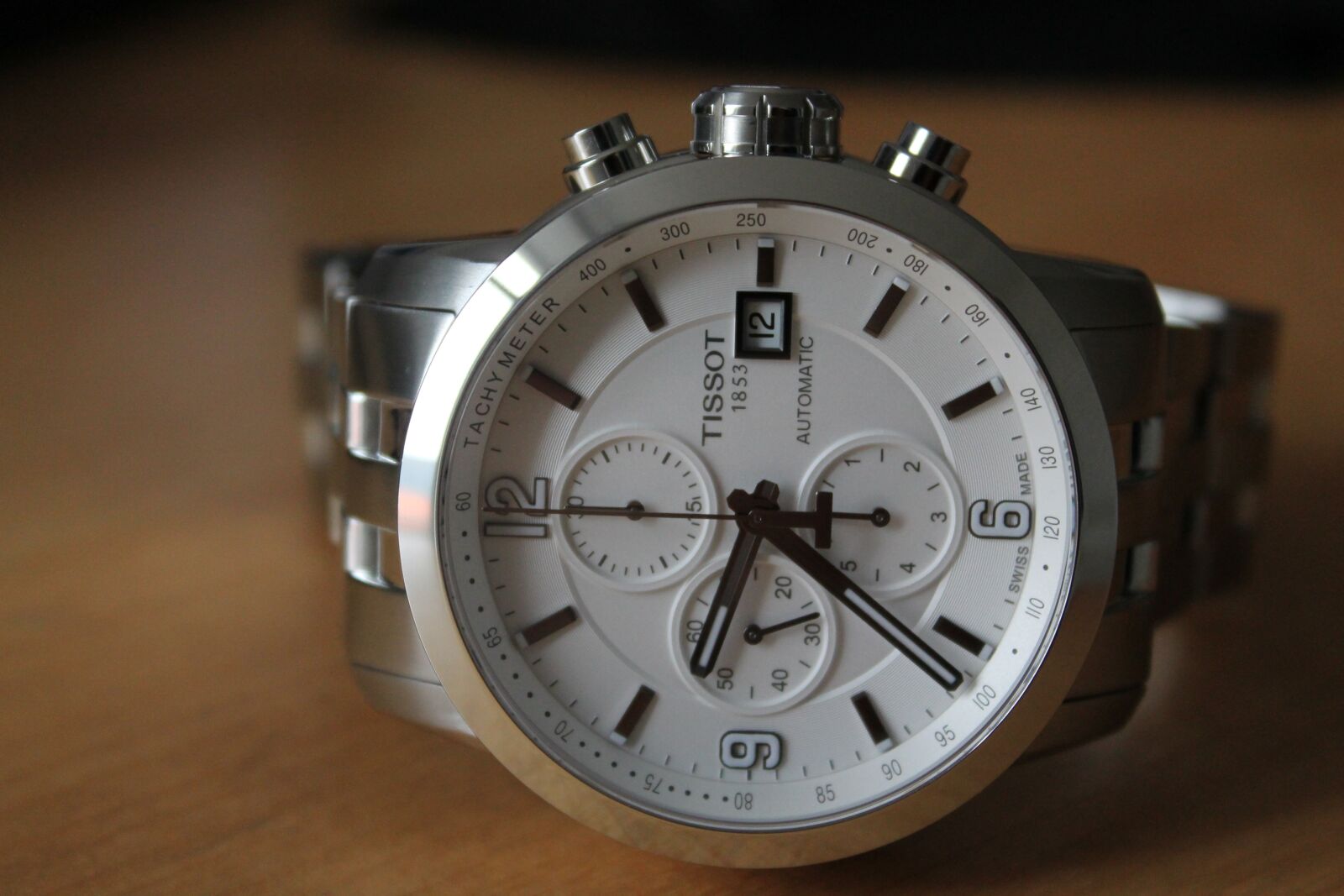 Canon EOS 1100D (EOS Rebel T3 / EOS Kiss X50) sample photo. Wristwatch, chronograph, automatic photography