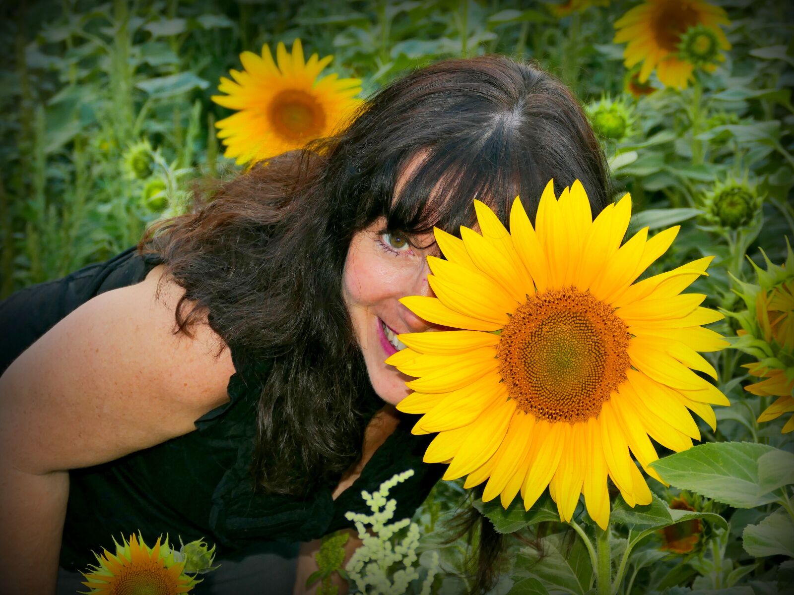 Panasonic Lumix DMC-FZ1000 sample photo. Smile, woman, beautiful photography