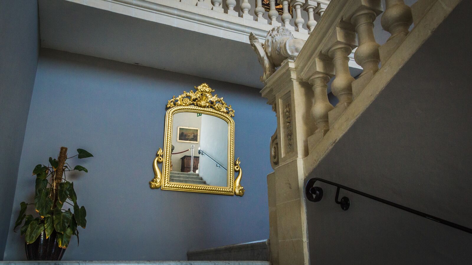 Sony SLT-A77 sample photo. Mirror, architecture, floor photography
