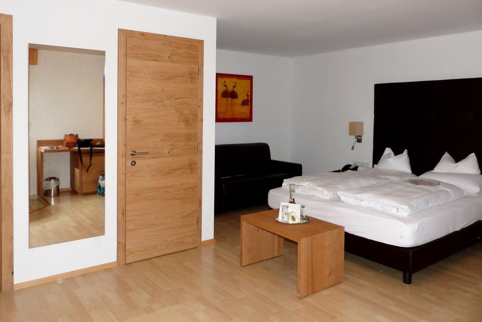 Panasonic Lumix DMC-FZ200 sample photo. Hotel rooms, furniture, room photography