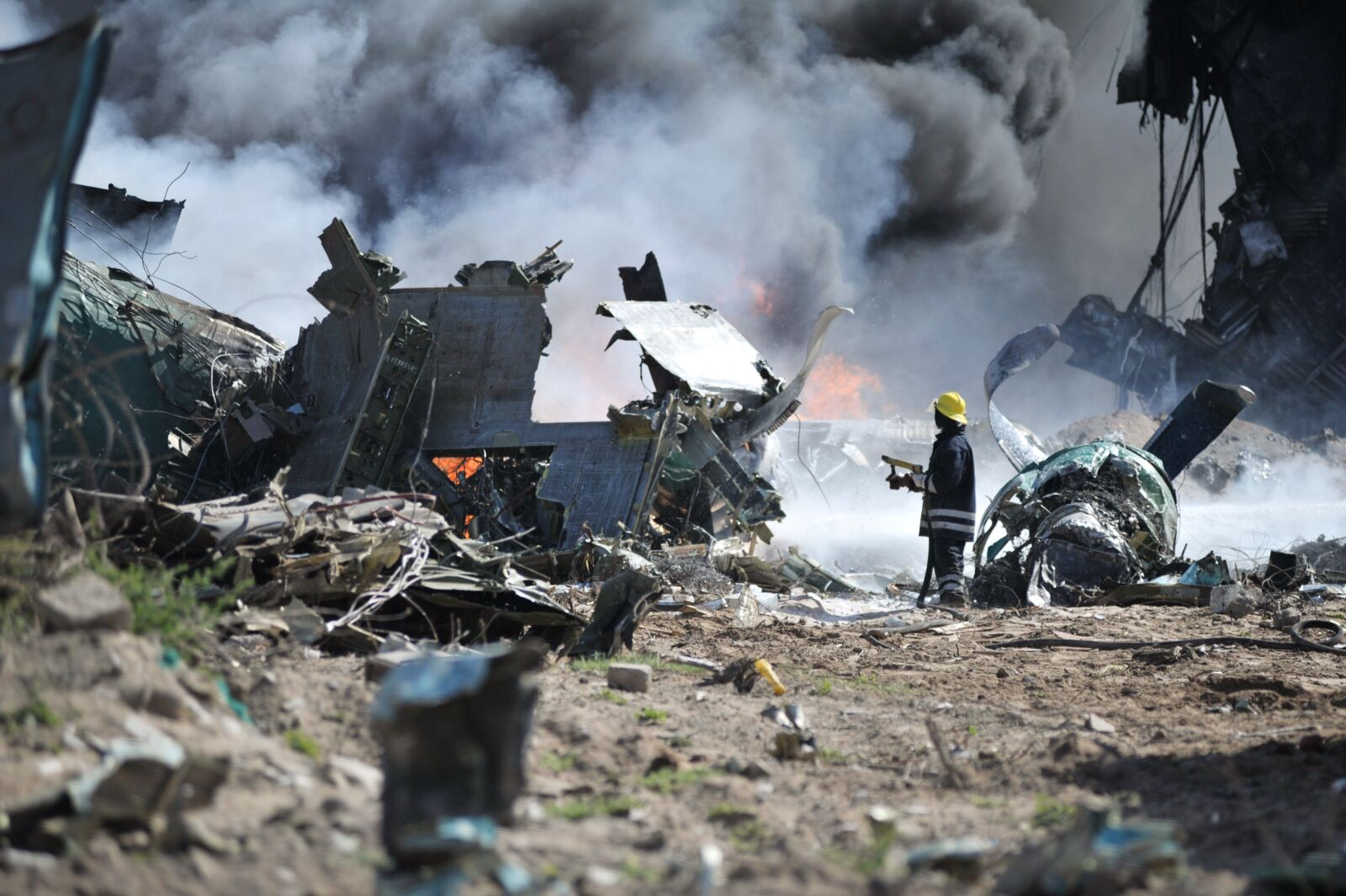 Nikon D3S sample photo. Accident, crash, debris photography