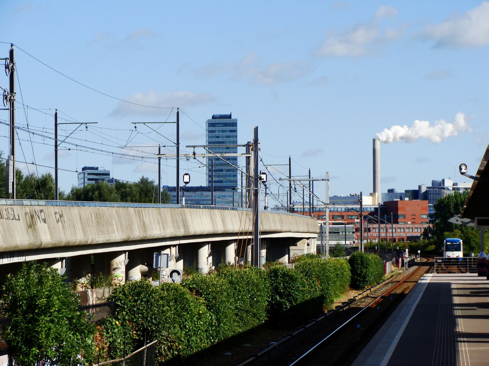 Sony Cyber-shot DSC-H10 sample photo. Railway, transport, railroad photography