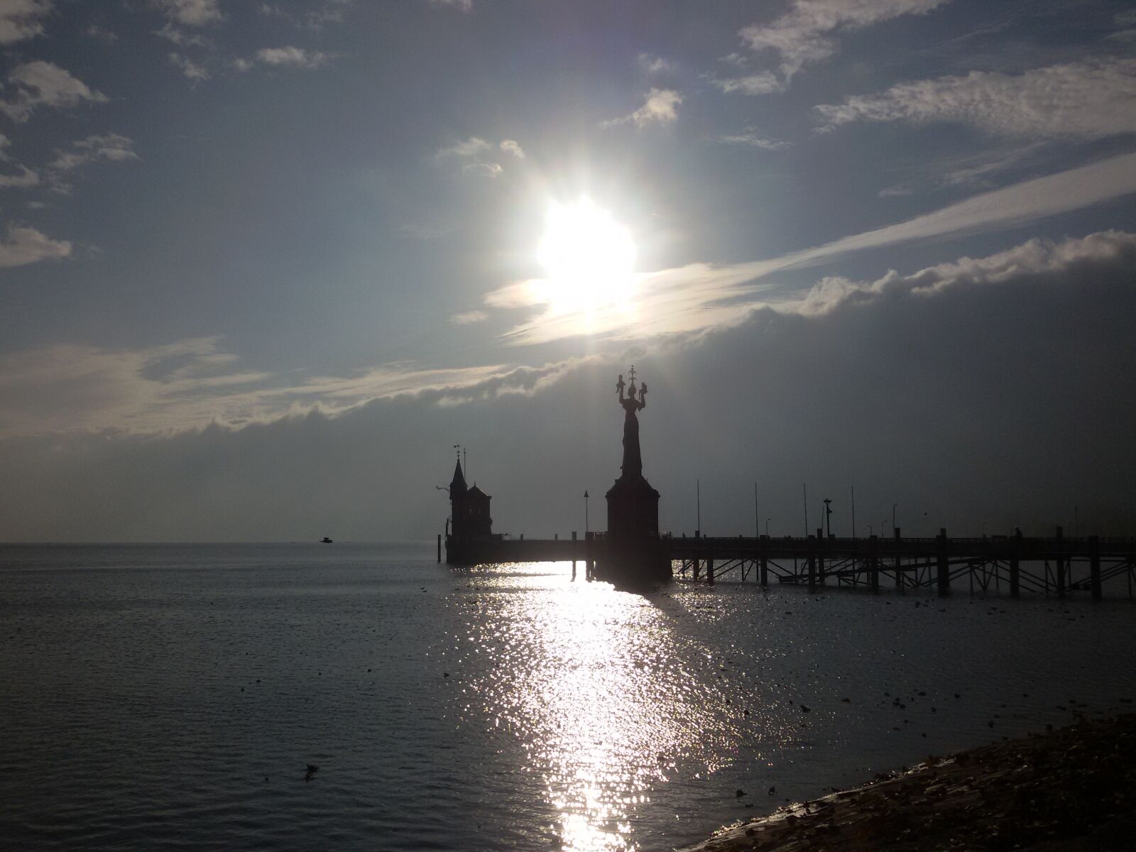 Samsung Galaxy S3 Neo sample photo. Imperia, rays, lake constance photography