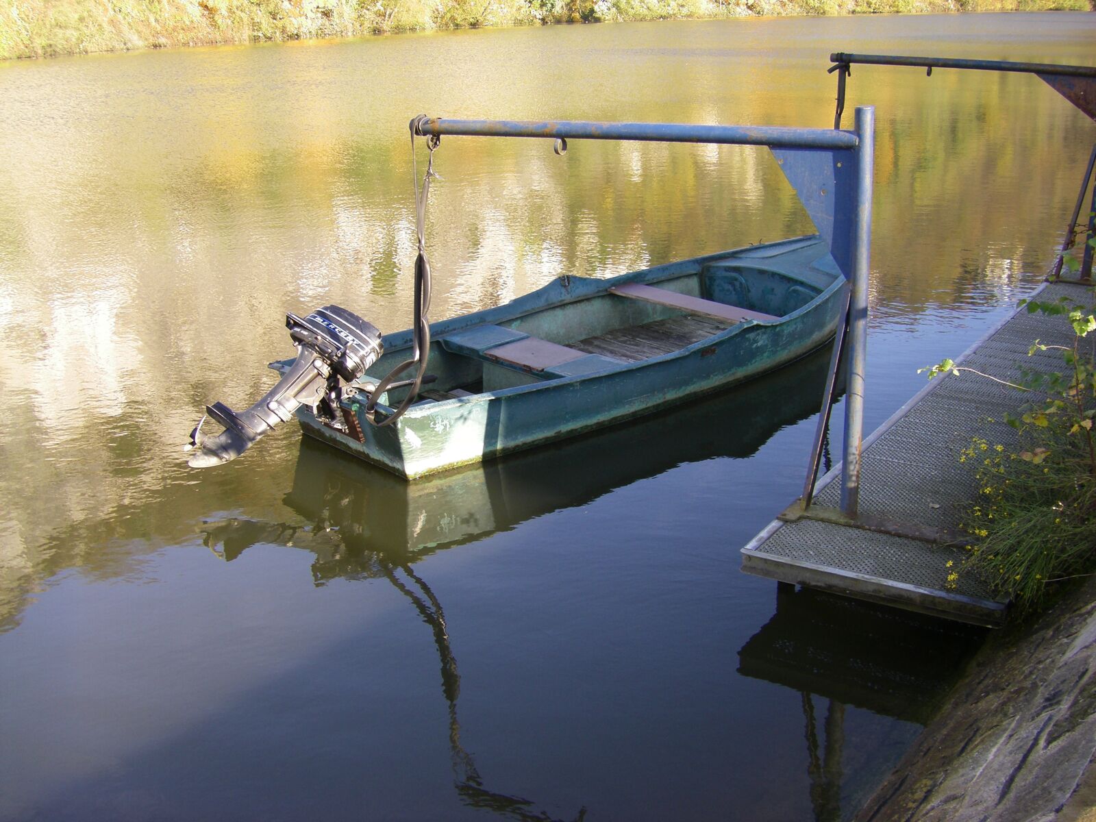 Pentax OPTIO Z10 sample photo. Boat, river photography
