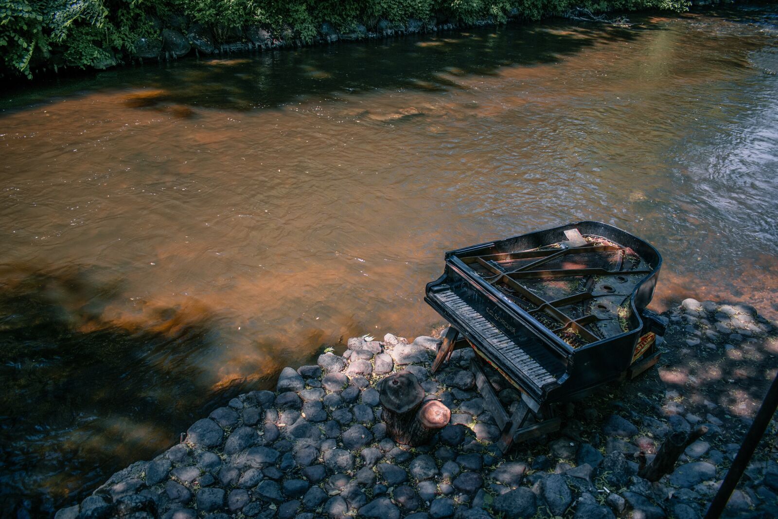 Nikon D3300 sample photo. Piano, river, water photography