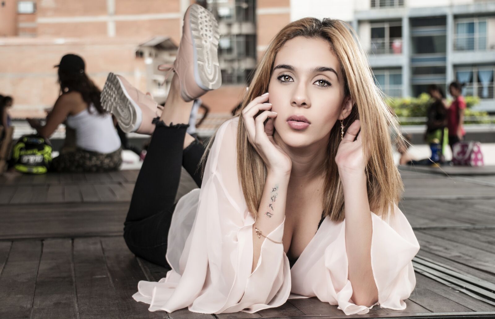 Nikon D300 sample photo. Women, fashion, portrait photography