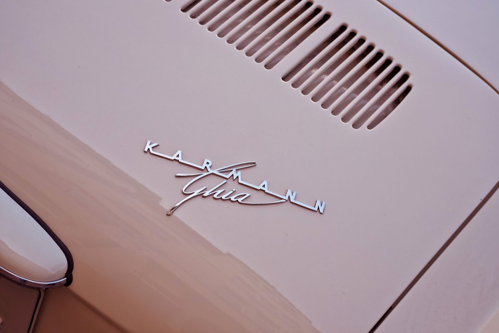 Olympus OM-D E-M10 sample photo. Vw karmann-ghia, rear, automotive photography