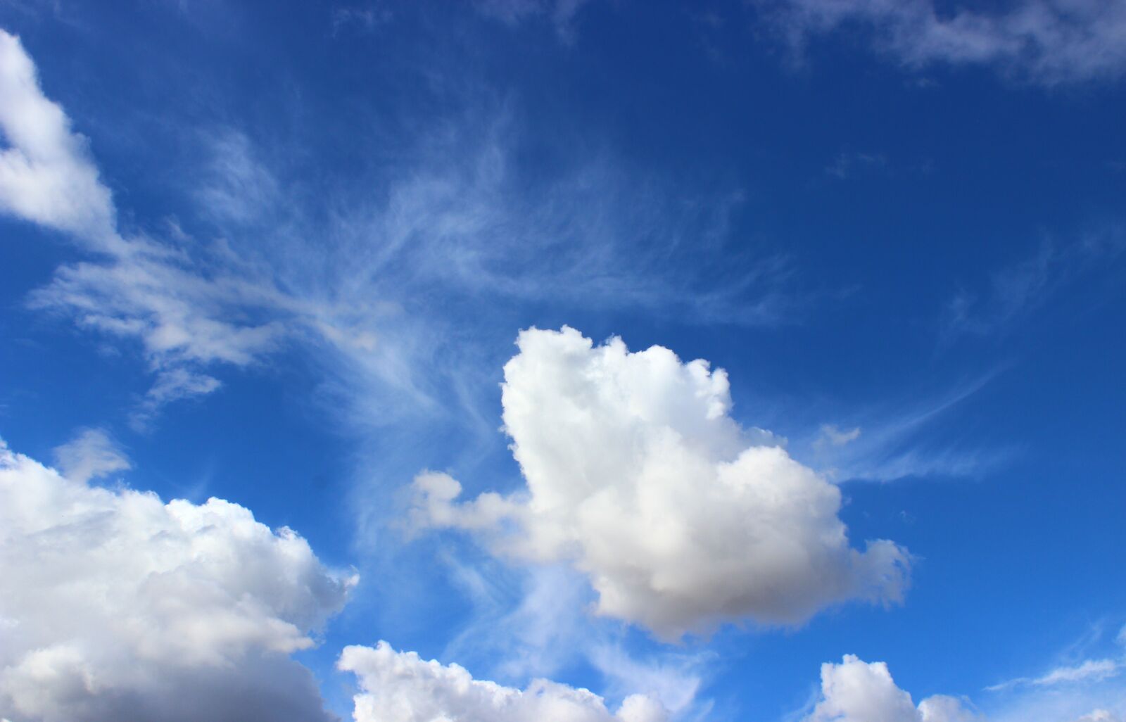 Canon EOS 600D (Rebel EOS T3i / EOS Kiss X5) sample photo. Cloud, sky, blue photography