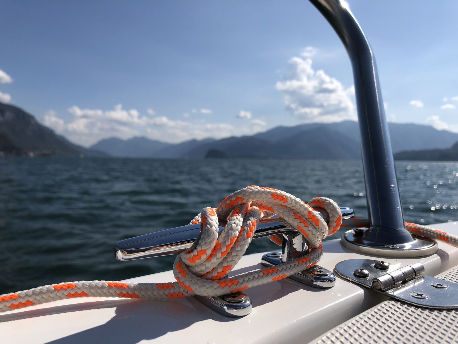 iPhone X back dual camera 4mm f/1.8 sample photo. Boat, klampe, railing photography