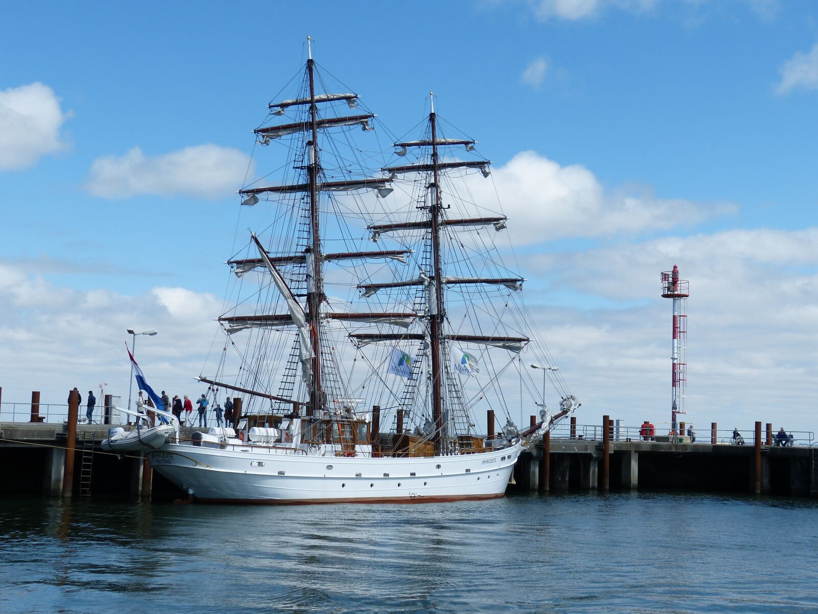 Panasonic Lumix DMC-FZ150 sample photo. Sailing vessel, port, sail photography