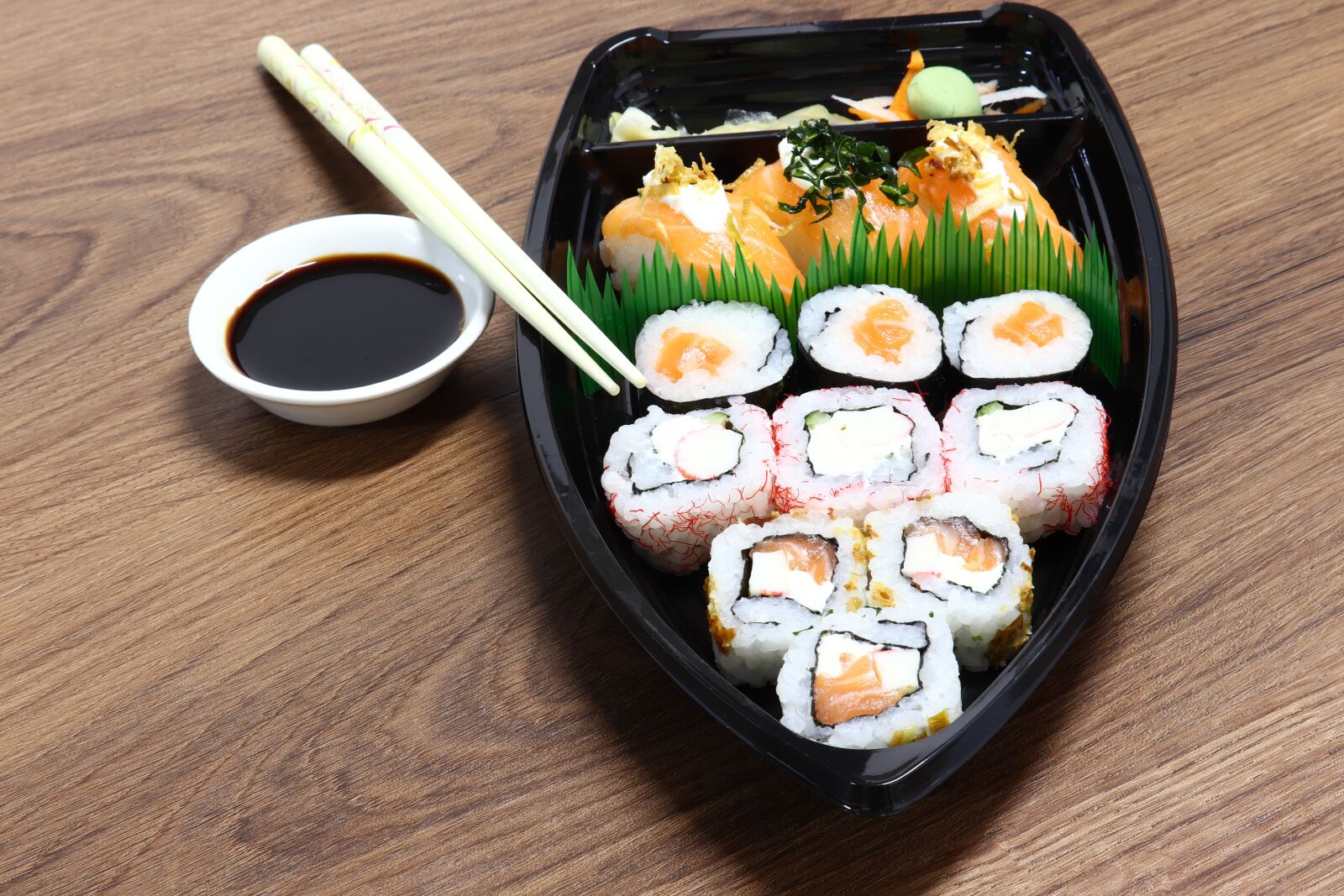 Canon EOS 77D (EOS 9000D / EOS 770D) sample photo. Japan, sushi, fish photography