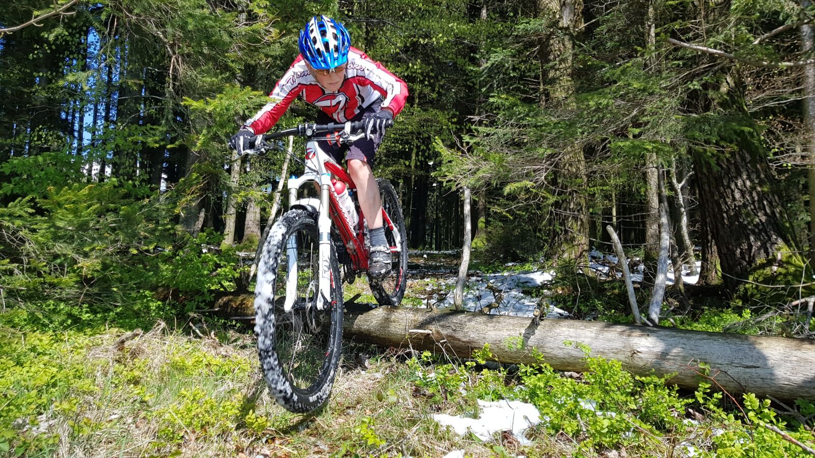 Samsung Galaxy S8 sample photo. Bike, bull mountain, bunnyhop photography