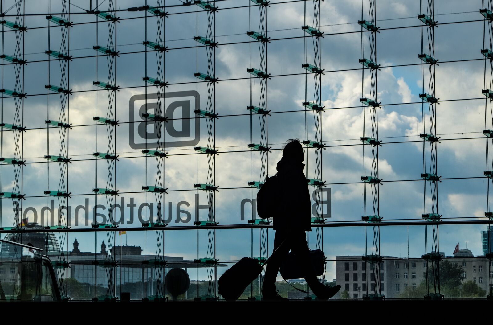 Nikon D610 sample photo. Railway station, berlin, glass photography