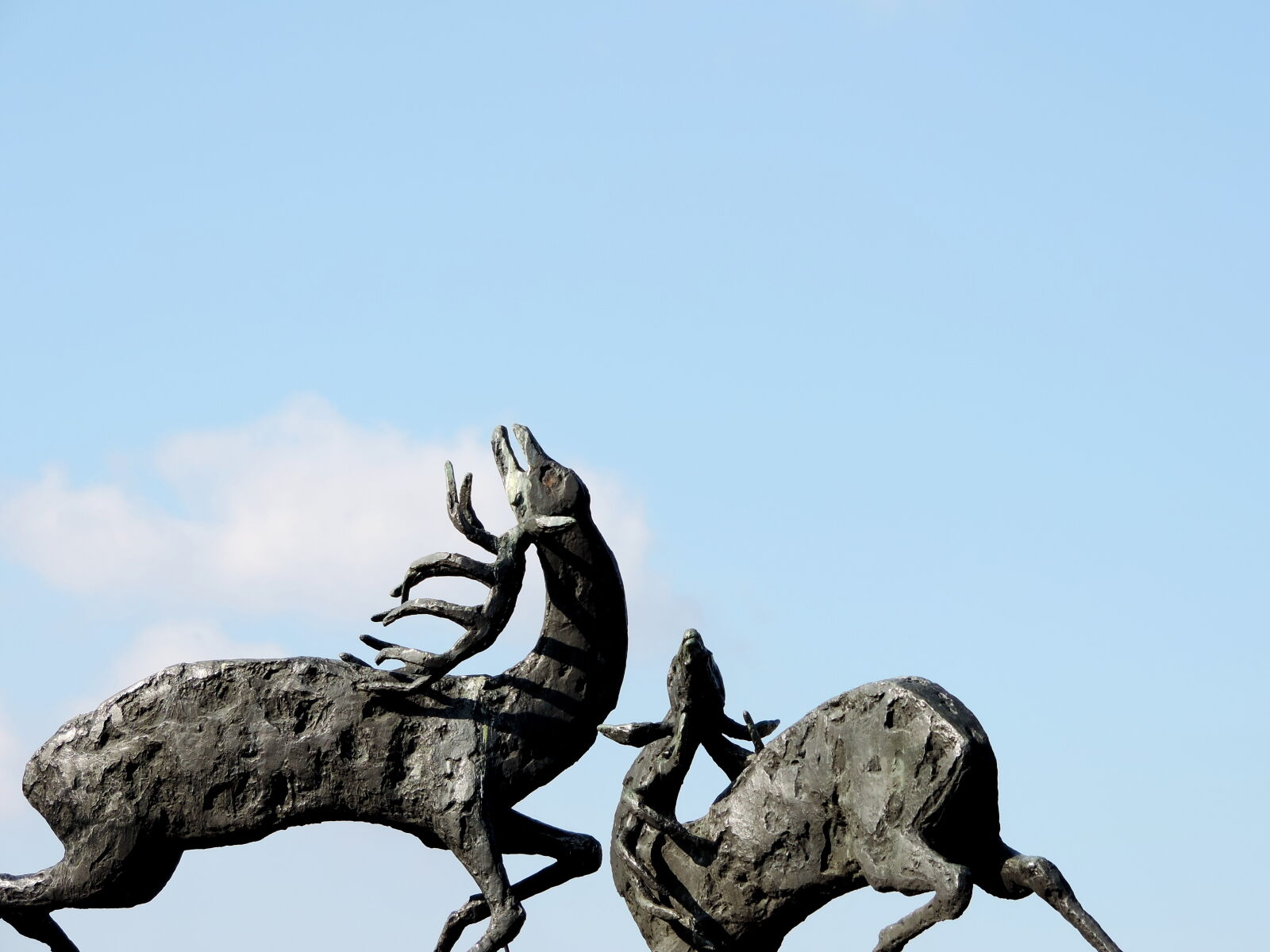 Nikon Coolpix P520 sample photo. Deer, statue, bird, sculpture photography