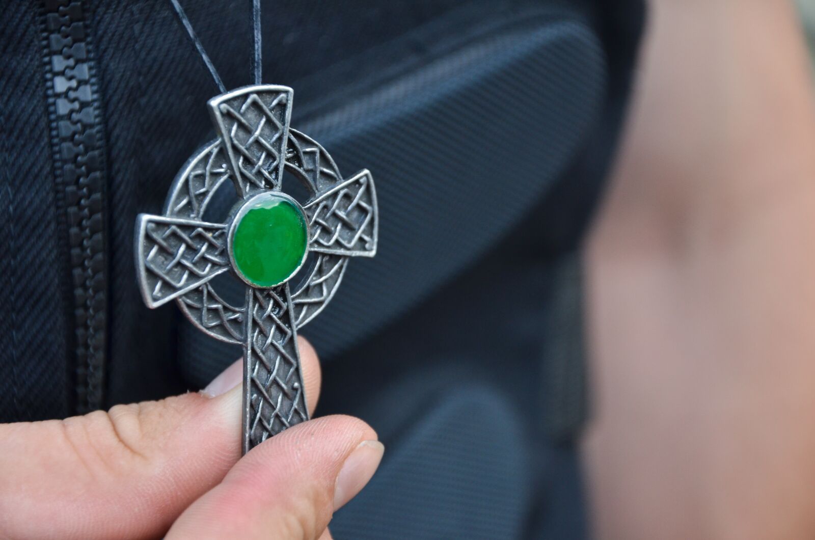 Nikon D7000 sample photo. Chain, jewellery, cross photography