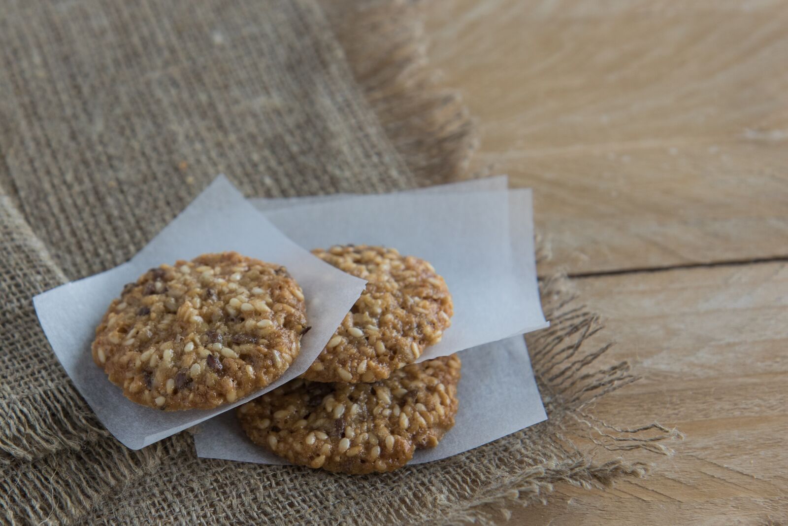 Canon EOS 7D Mark II sample photo. Cookies, cereal, cakes photography
